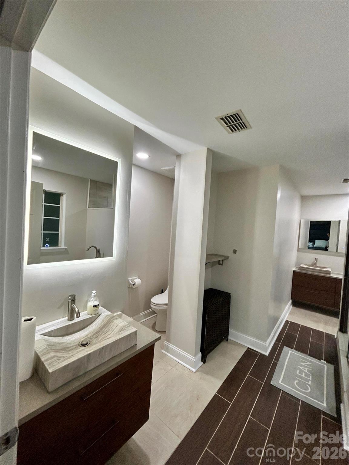 6239 Skyline Drive — Charlotte
