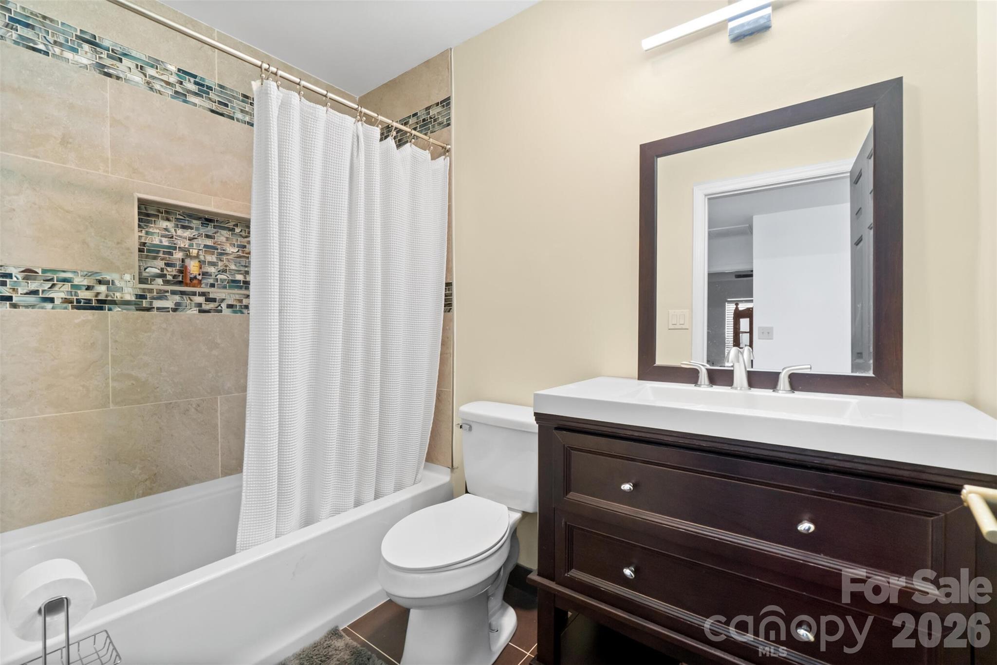 6239 Skyline Drive — Charlotte