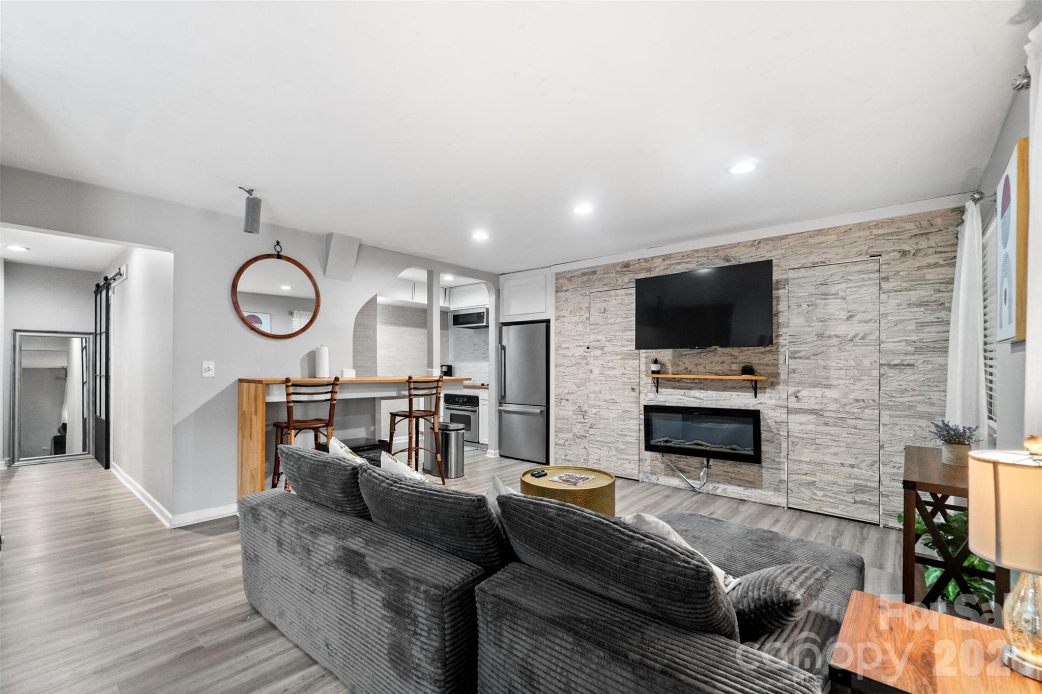 6239 Skyline Drive — Charlotte