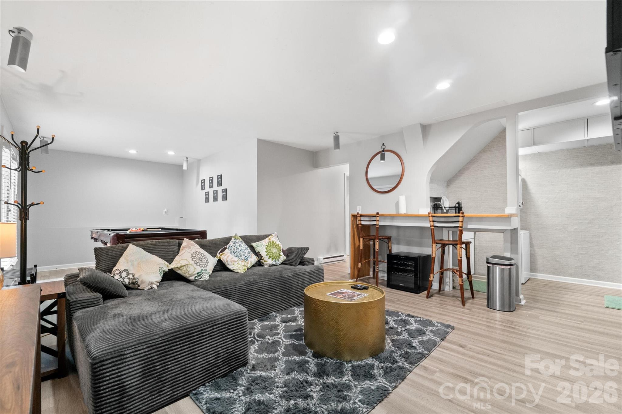 6239 Skyline Drive — Charlotte