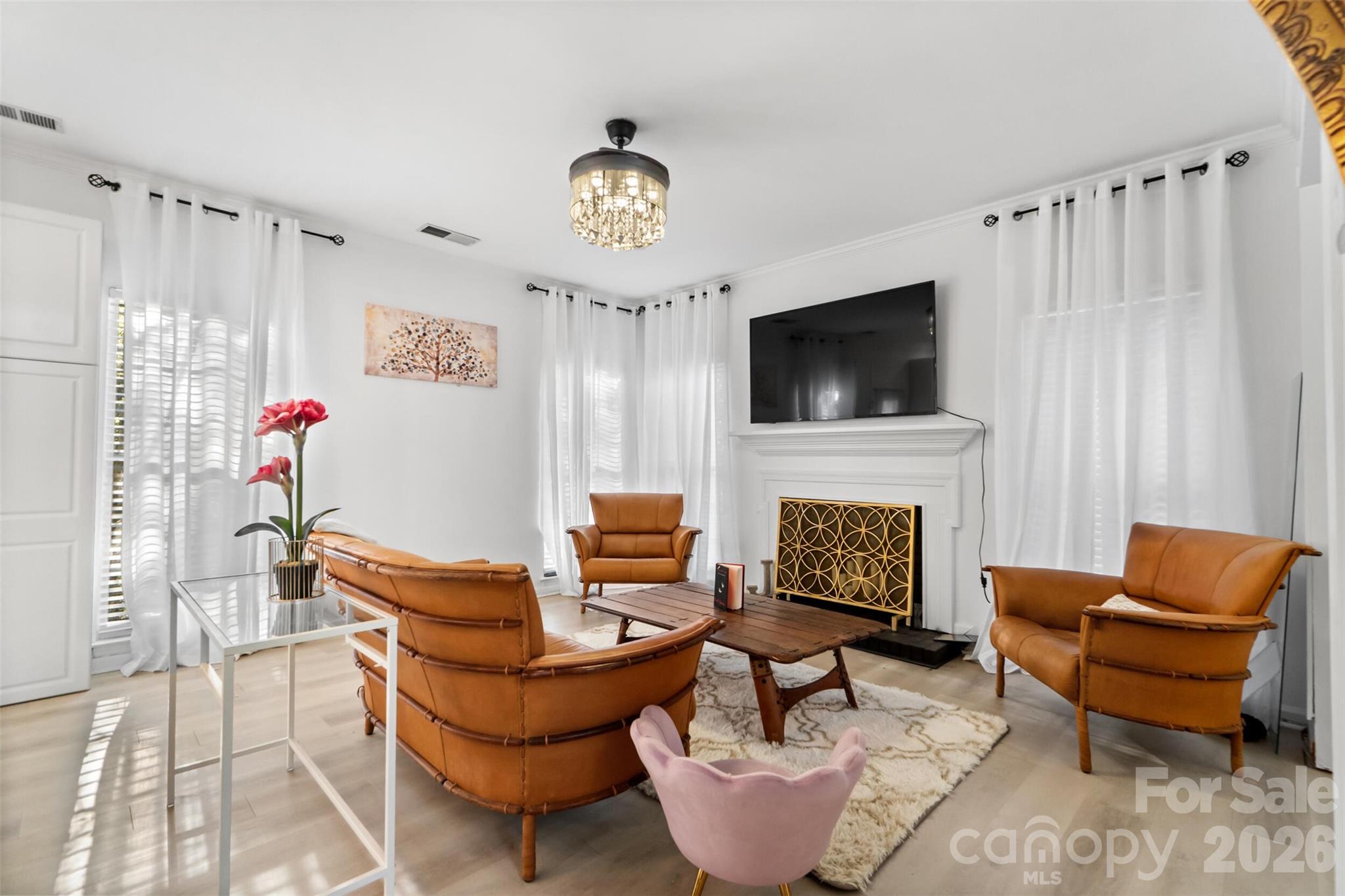 6239 Skyline Drive — Charlotte