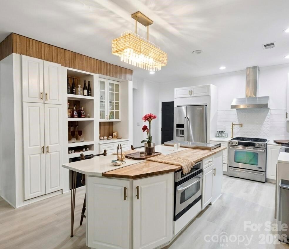 6239 Skyline Drive — Charlotte