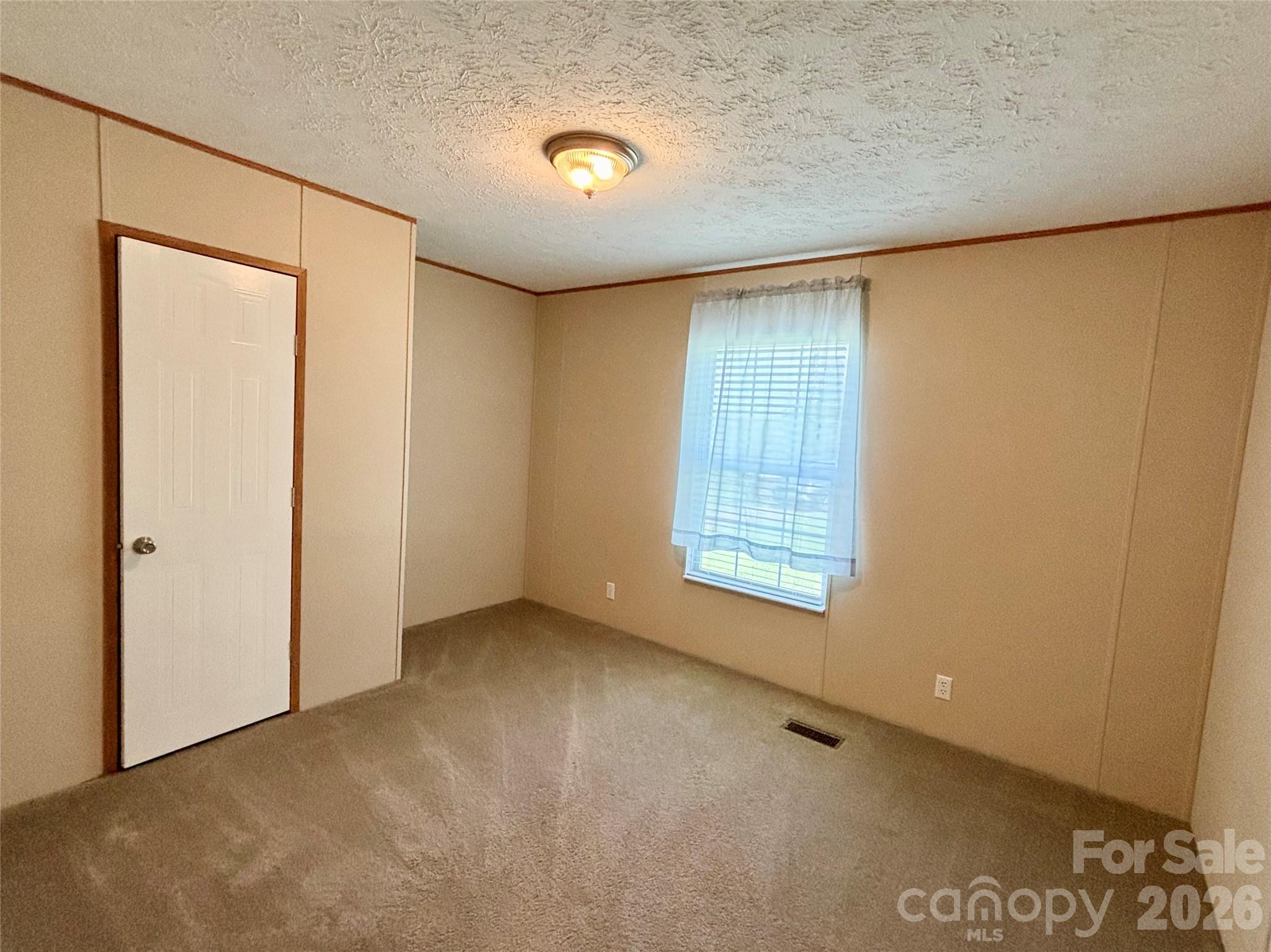 72 S Greenleaf Road — Hendersonville