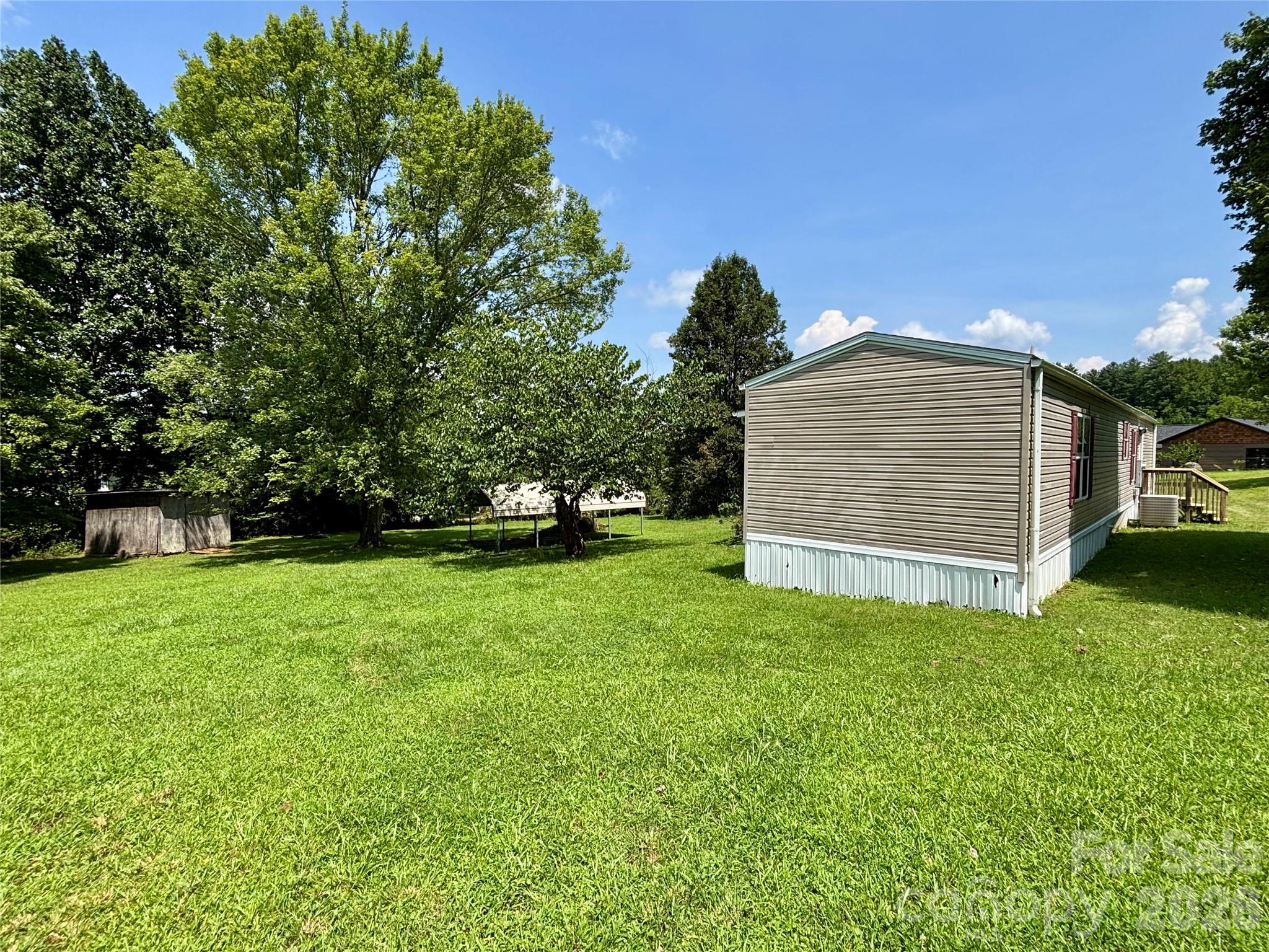 72 S Greenleaf Road — Hendersonville