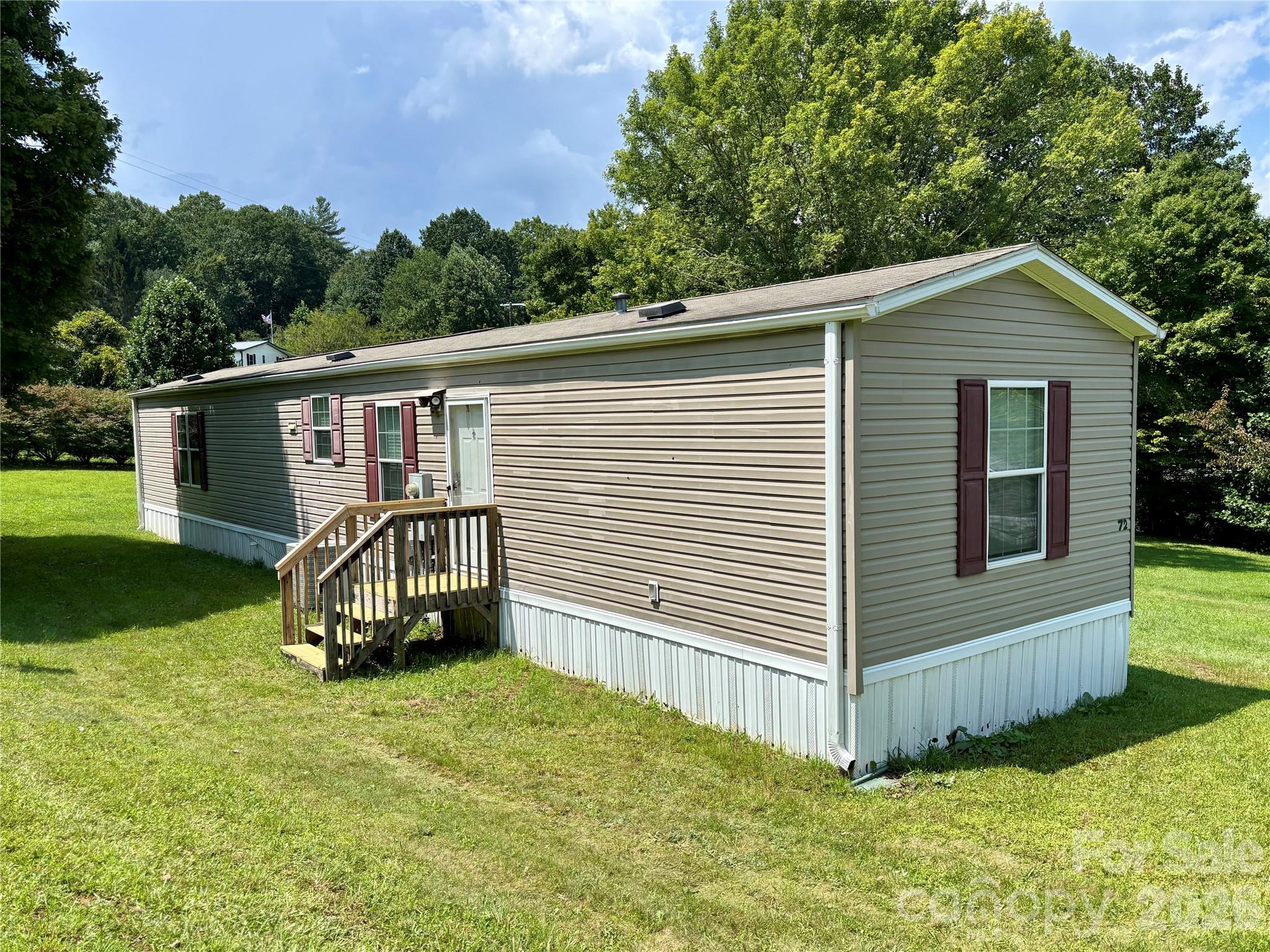 72 S Greenleaf Road — Hendersonville