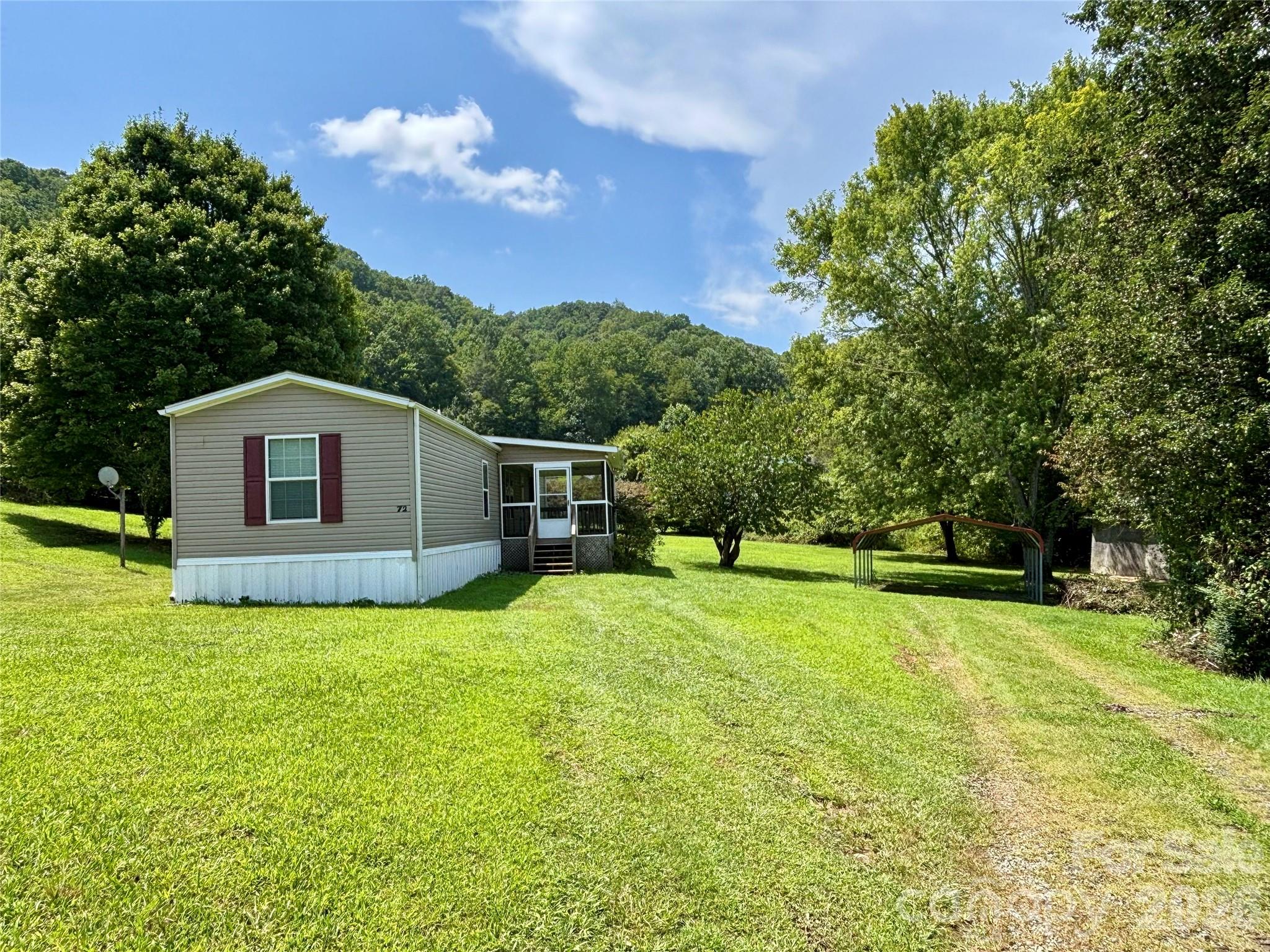 72 S Greenleaf Road — Hendersonville