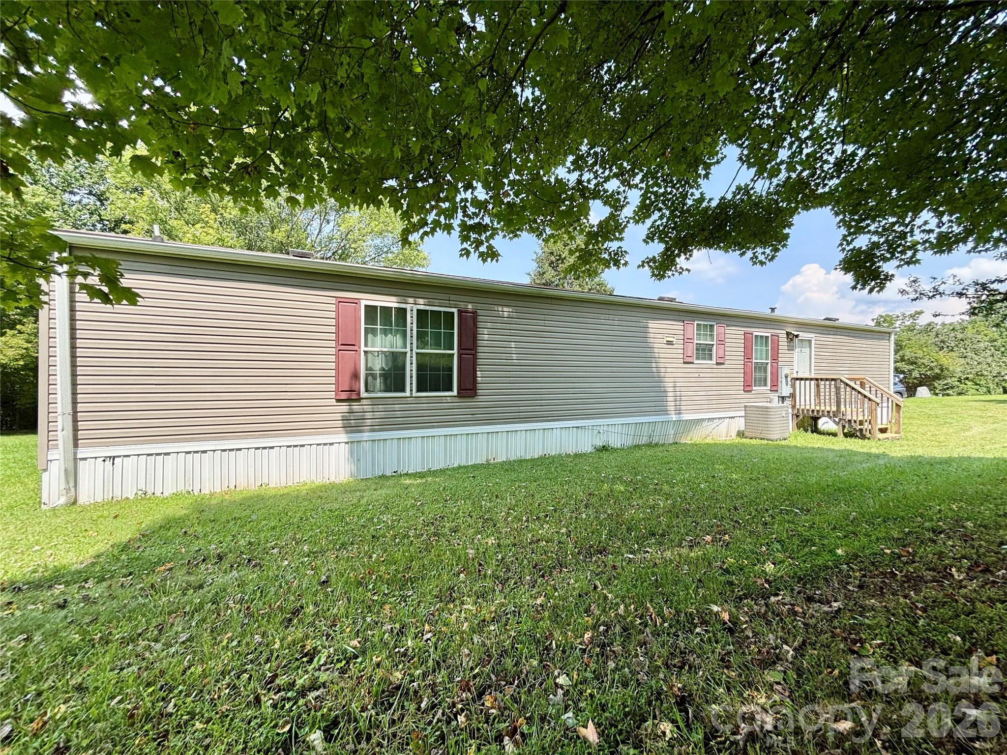 72 S Greenleaf Road — Hendersonville