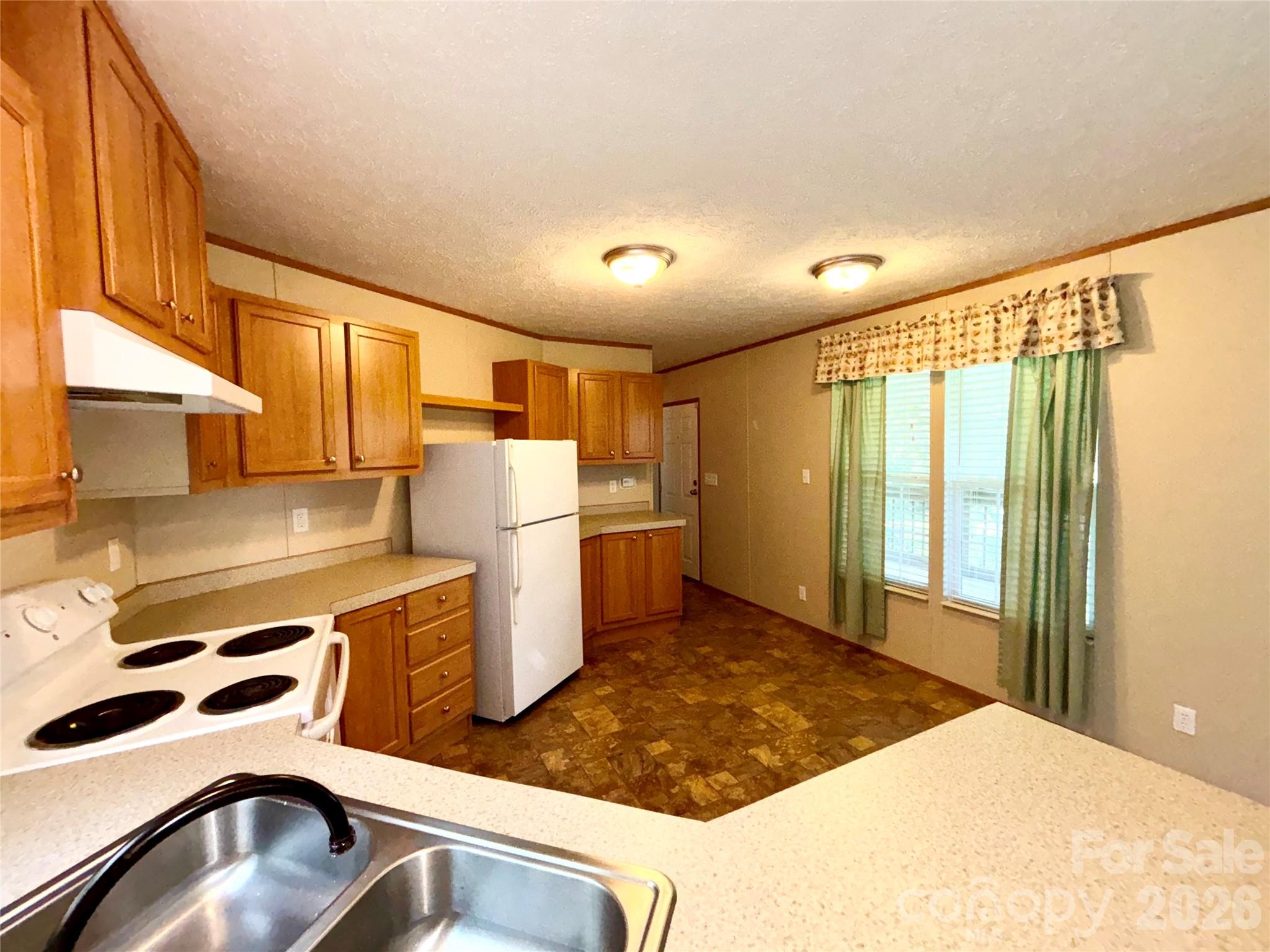 72 S Greenleaf Road — Hendersonville