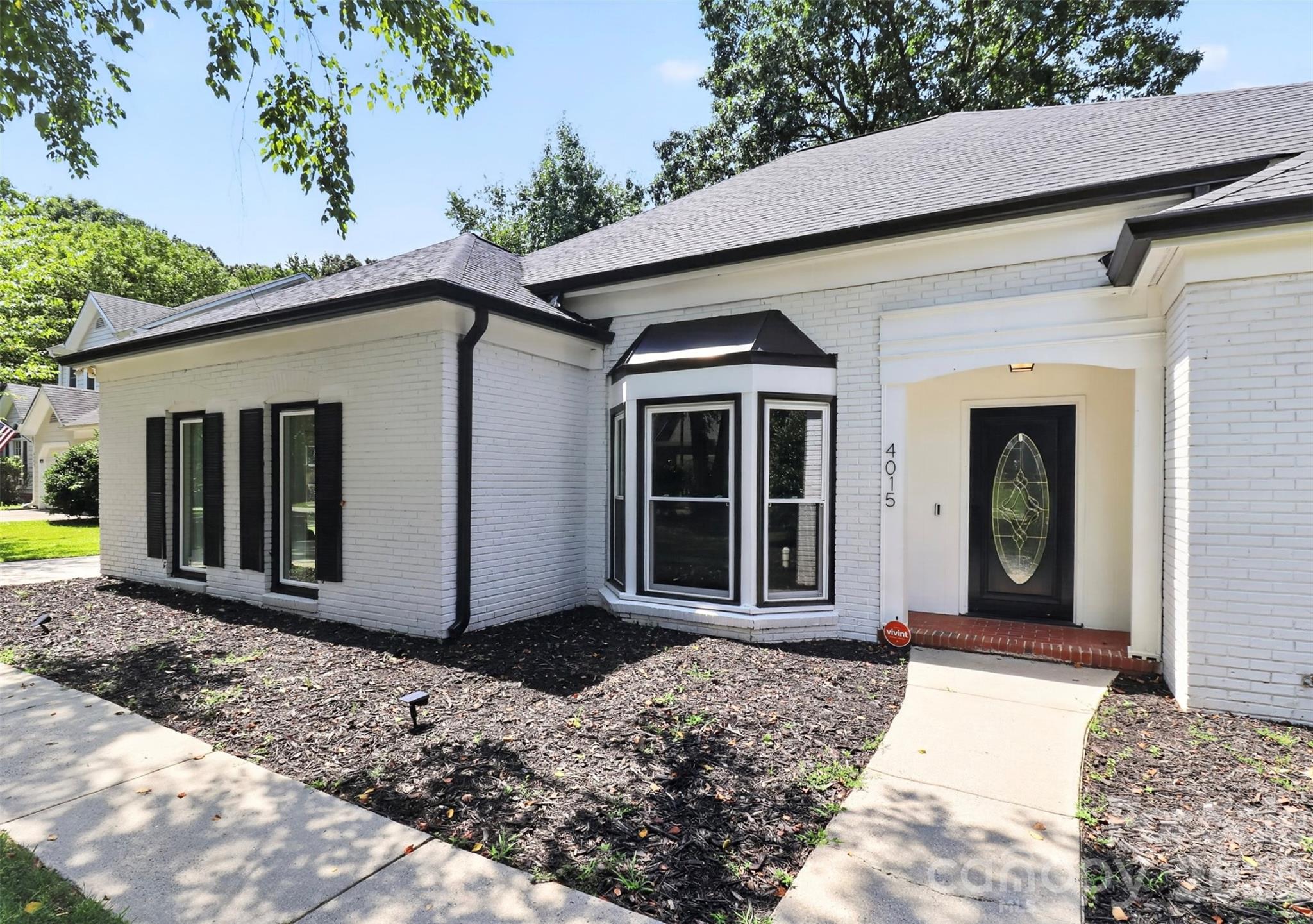 4015 Thistledown Court — Charlotte