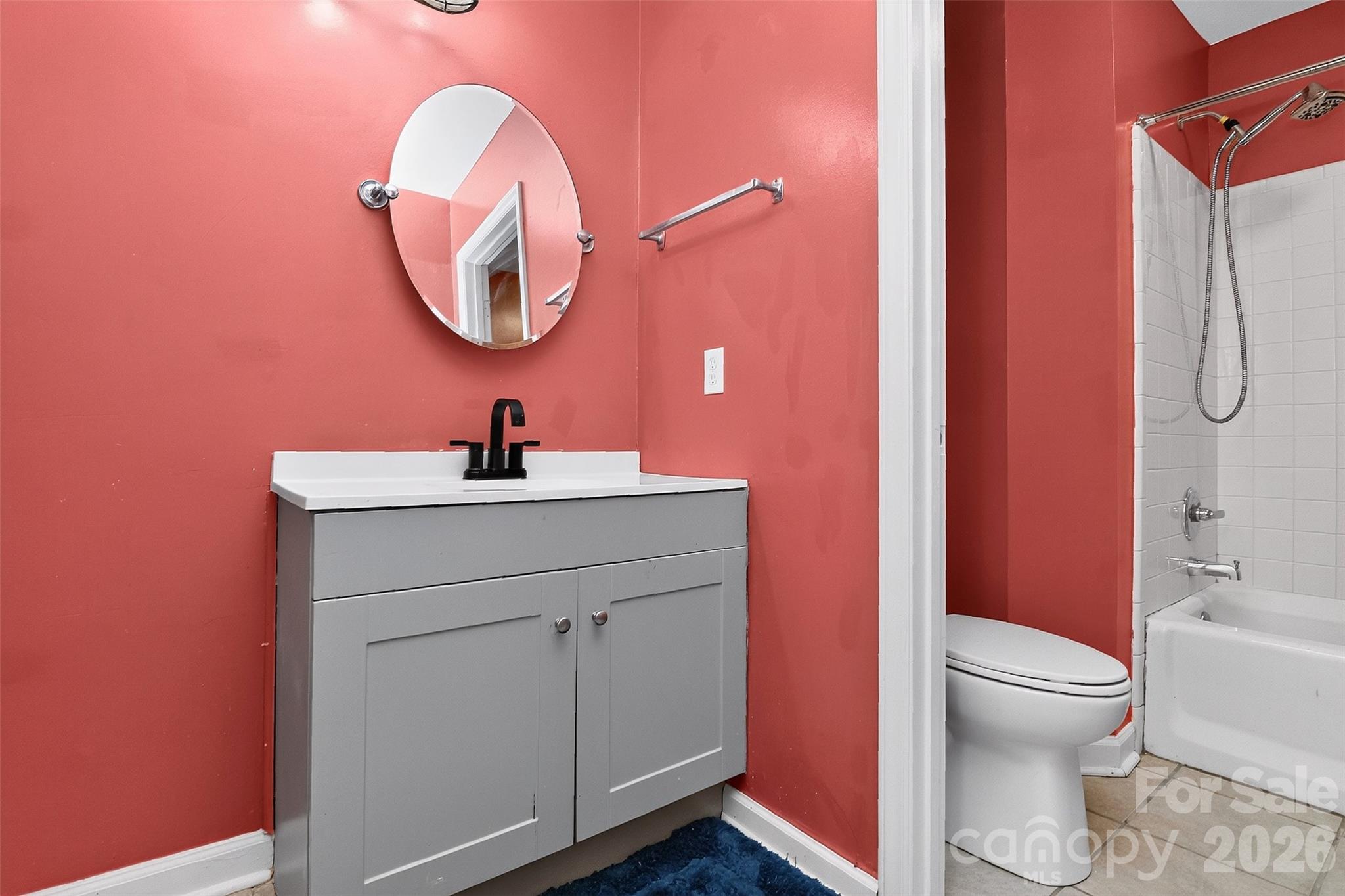 4015 Thistledown Court — Charlotte