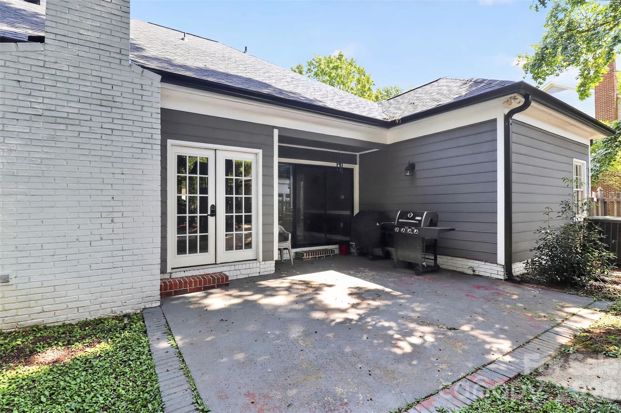 4015 Thistledown Court — Charlotte