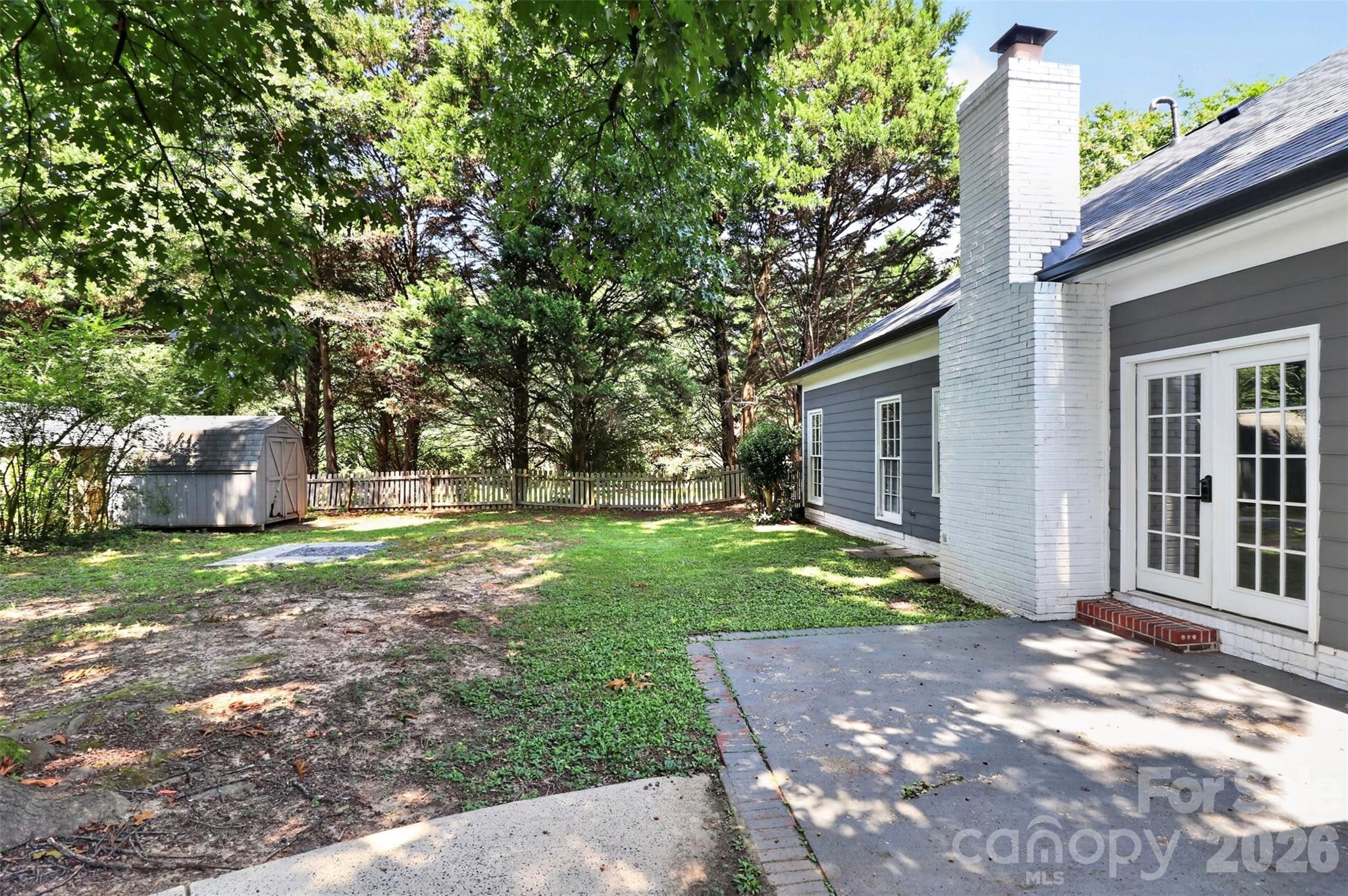 4015 Thistledown Court — Charlotte