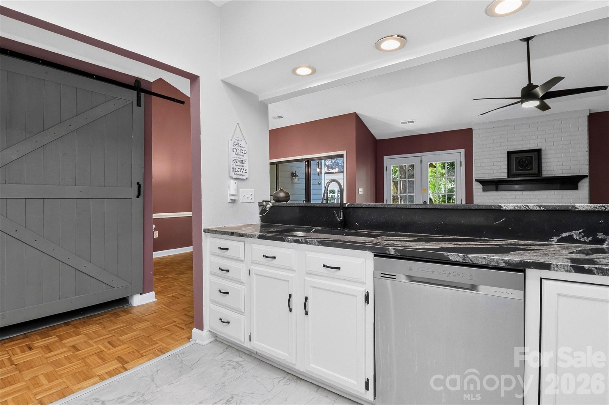 4015 Thistledown Court — Charlotte