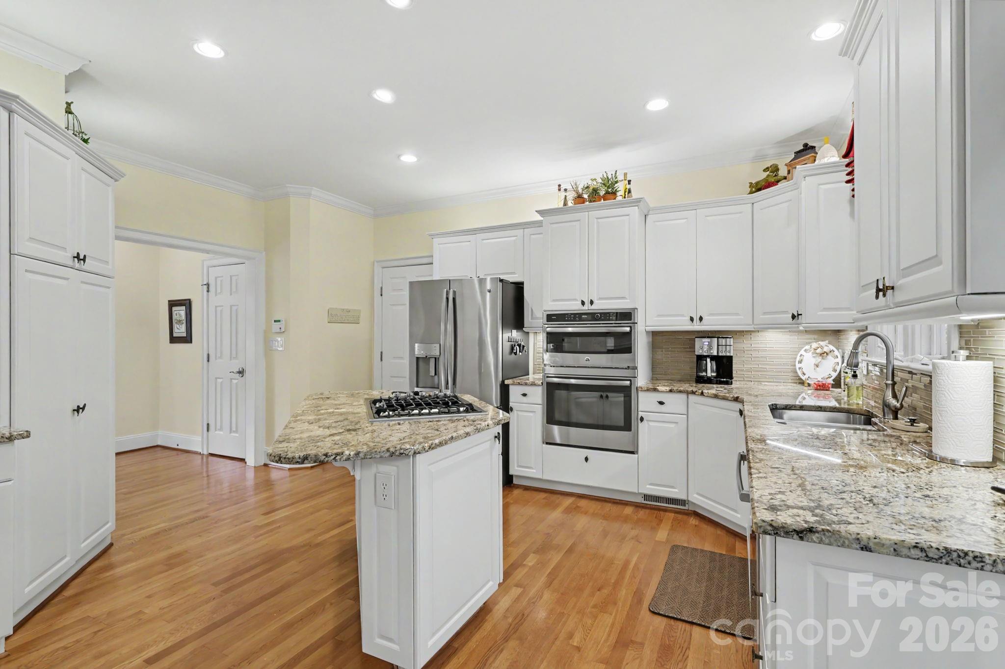 8724 Suninghurst Lane — Charlotte