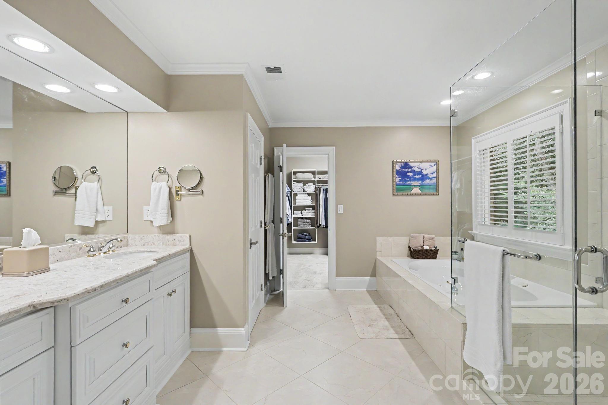 8724 Suninghurst Lane — Charlotte