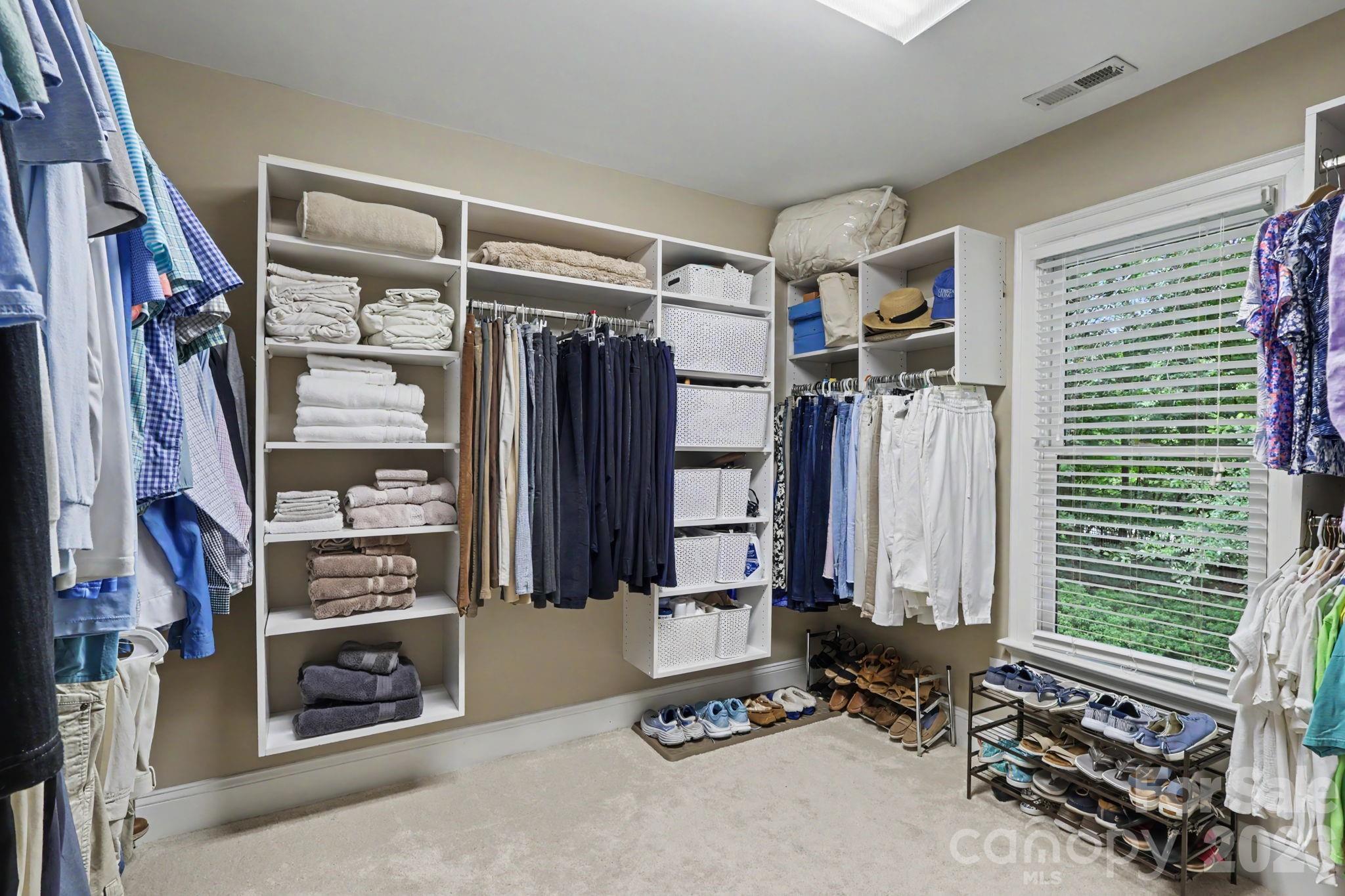 8724 Suninghurst Lane — Charlotte