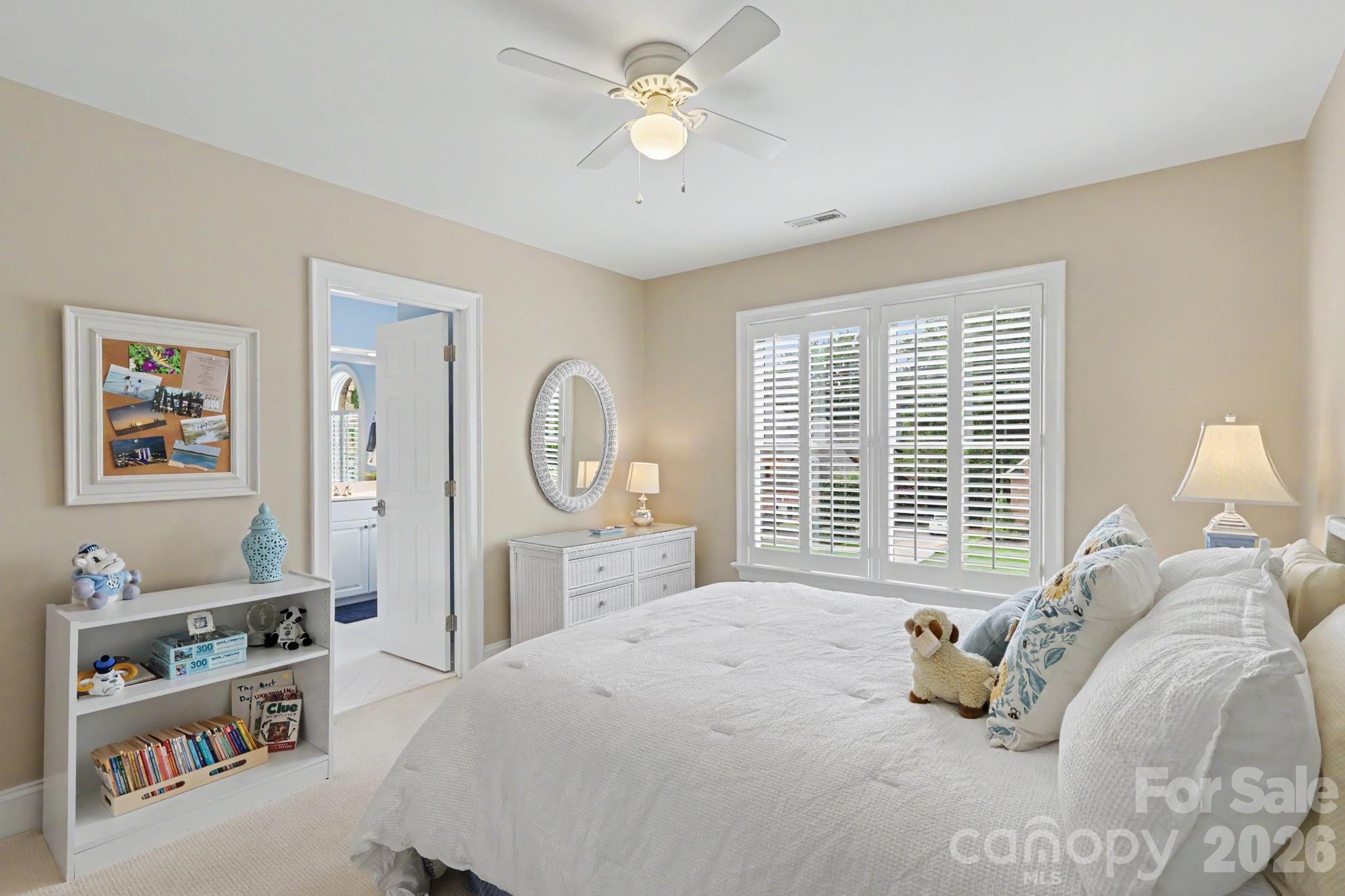8724 Suninghurst Lane — Charlotte