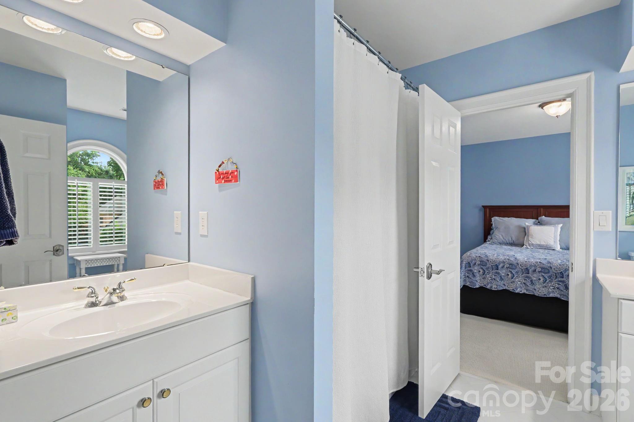 8724 Suninghurst Lane — Charlotte