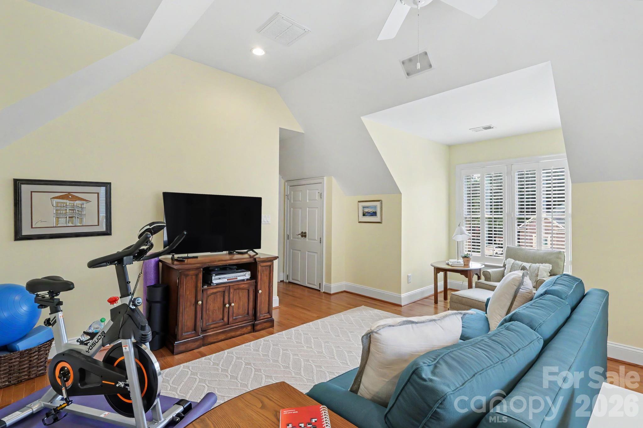 8724 Suninghurst Lane — Charlotte