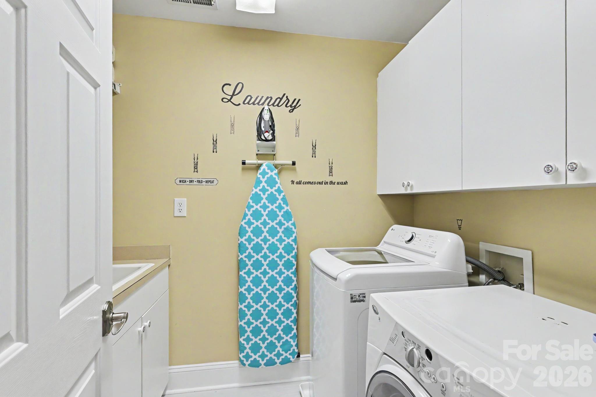 8724 Suninghurst Lane — Charlotte