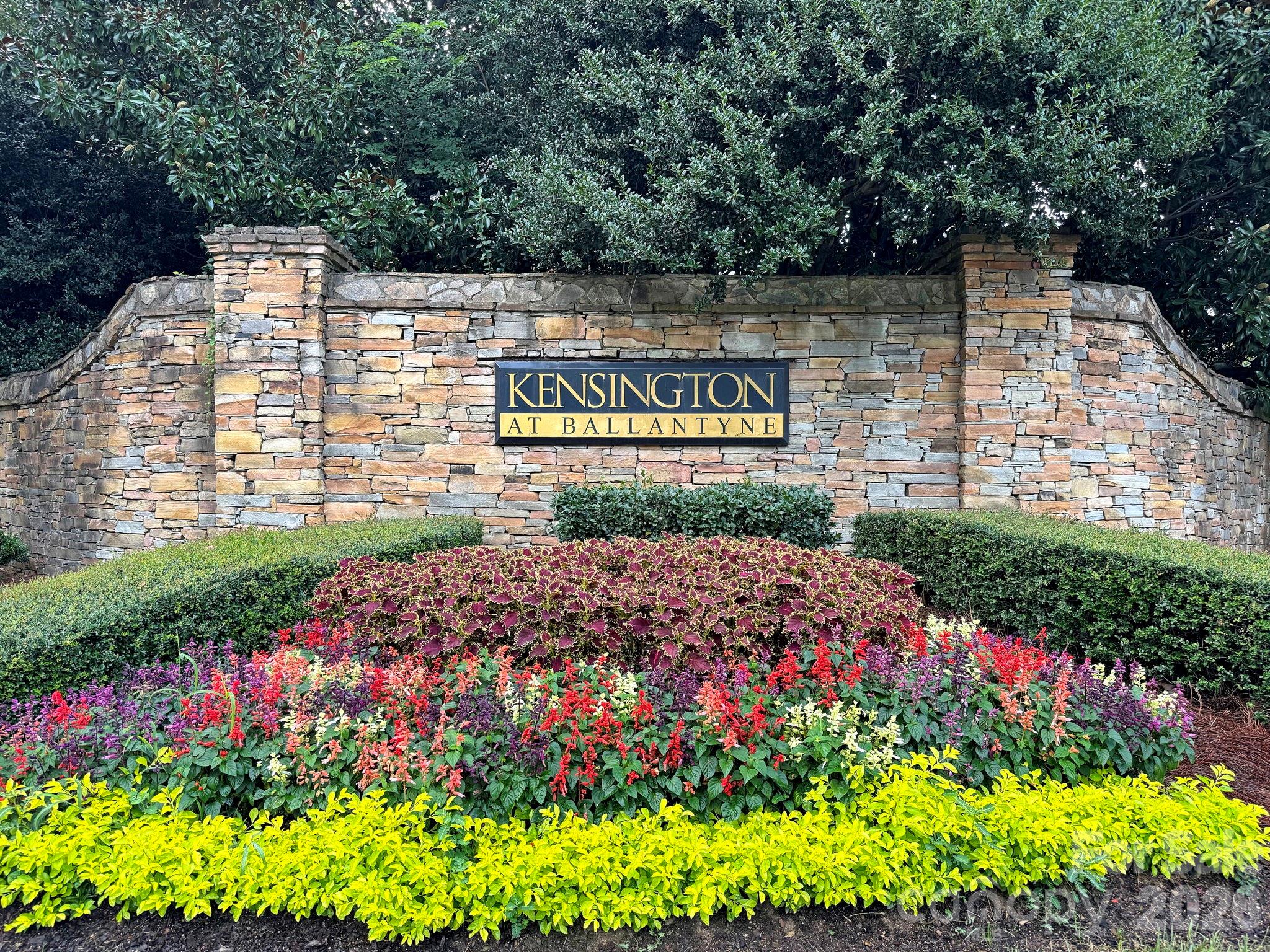 8724 Suninghurst Lane — Charlotte