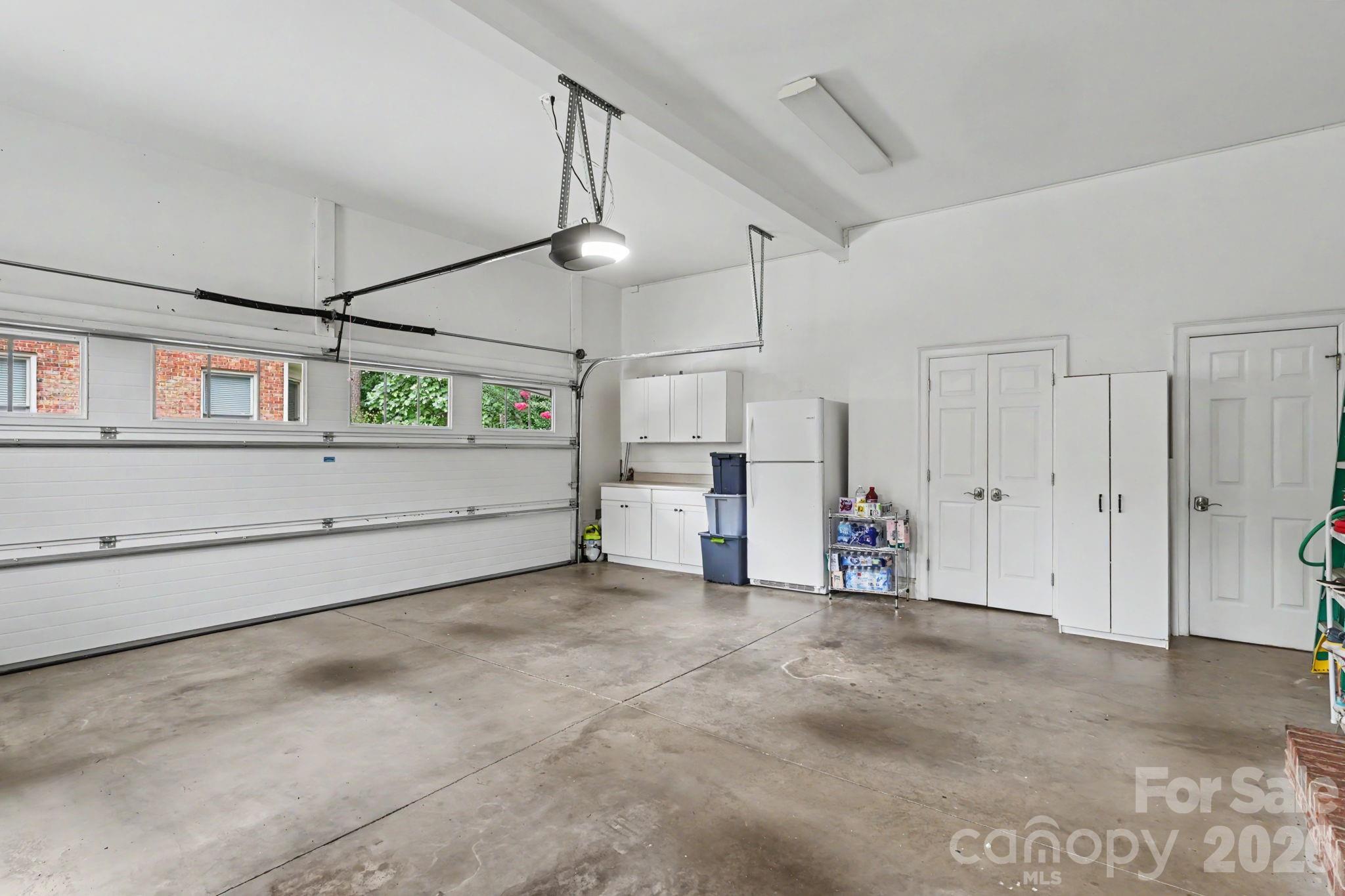 8724 Suninghurst Lane — Charlotte