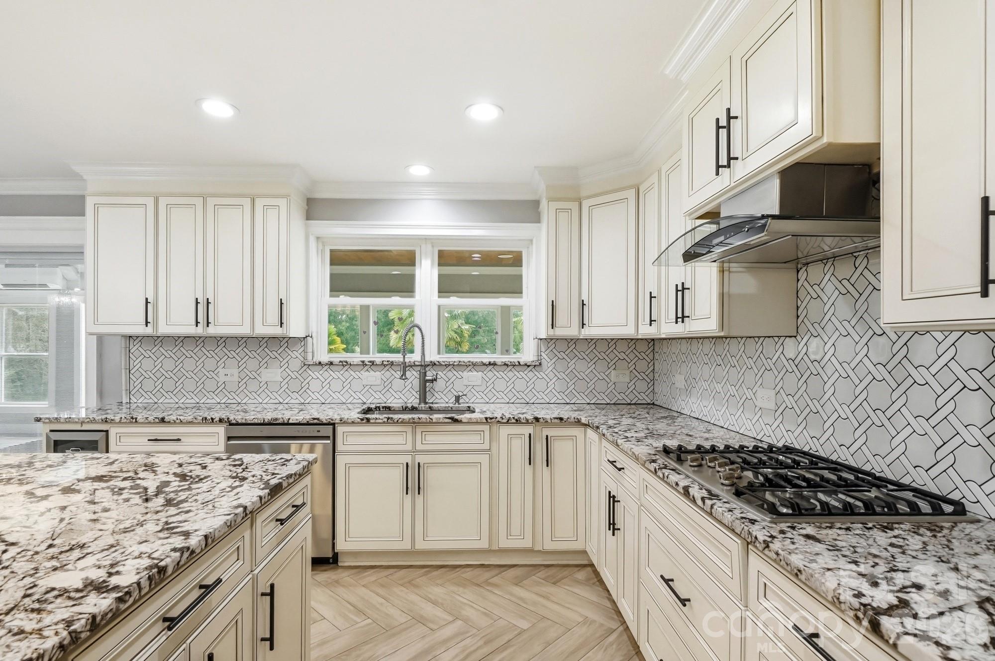 14010 Mareshead Lane — Matthews