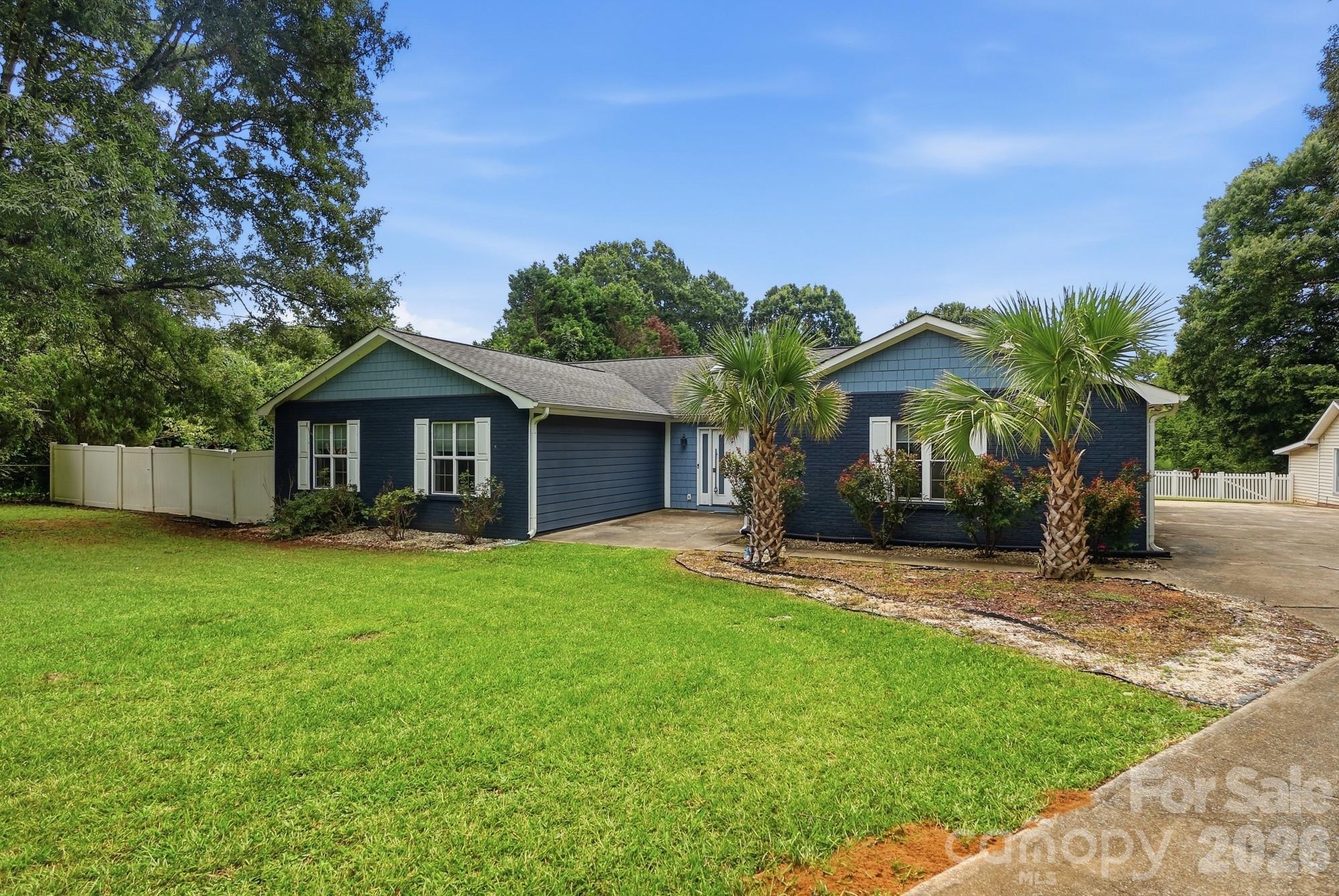 14010 Mareshead Lane — Matthews