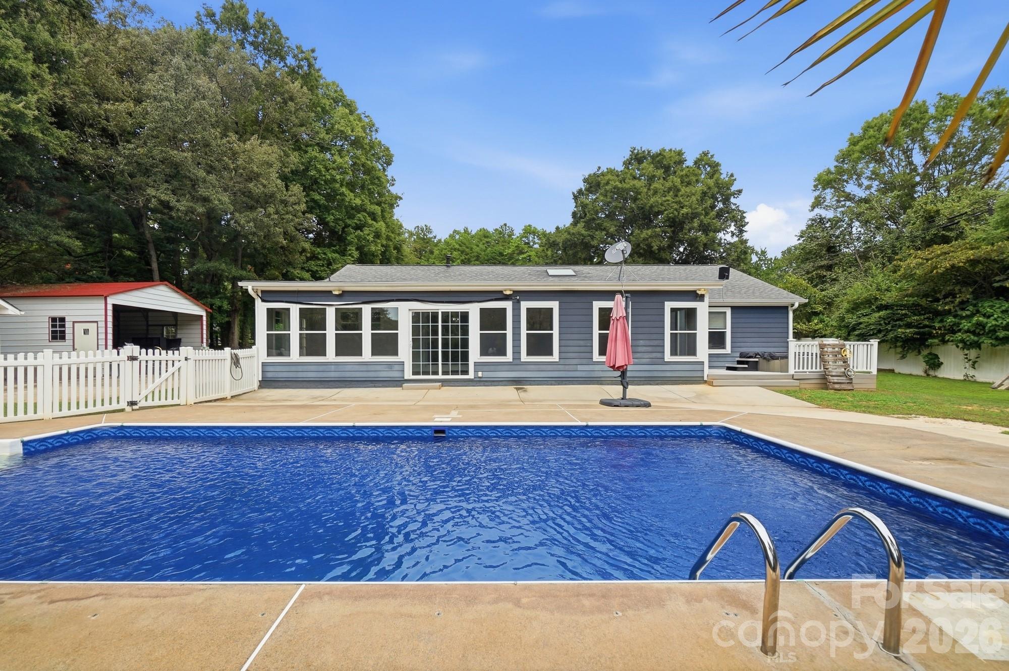 14010 Mareshead Lane — Matthews