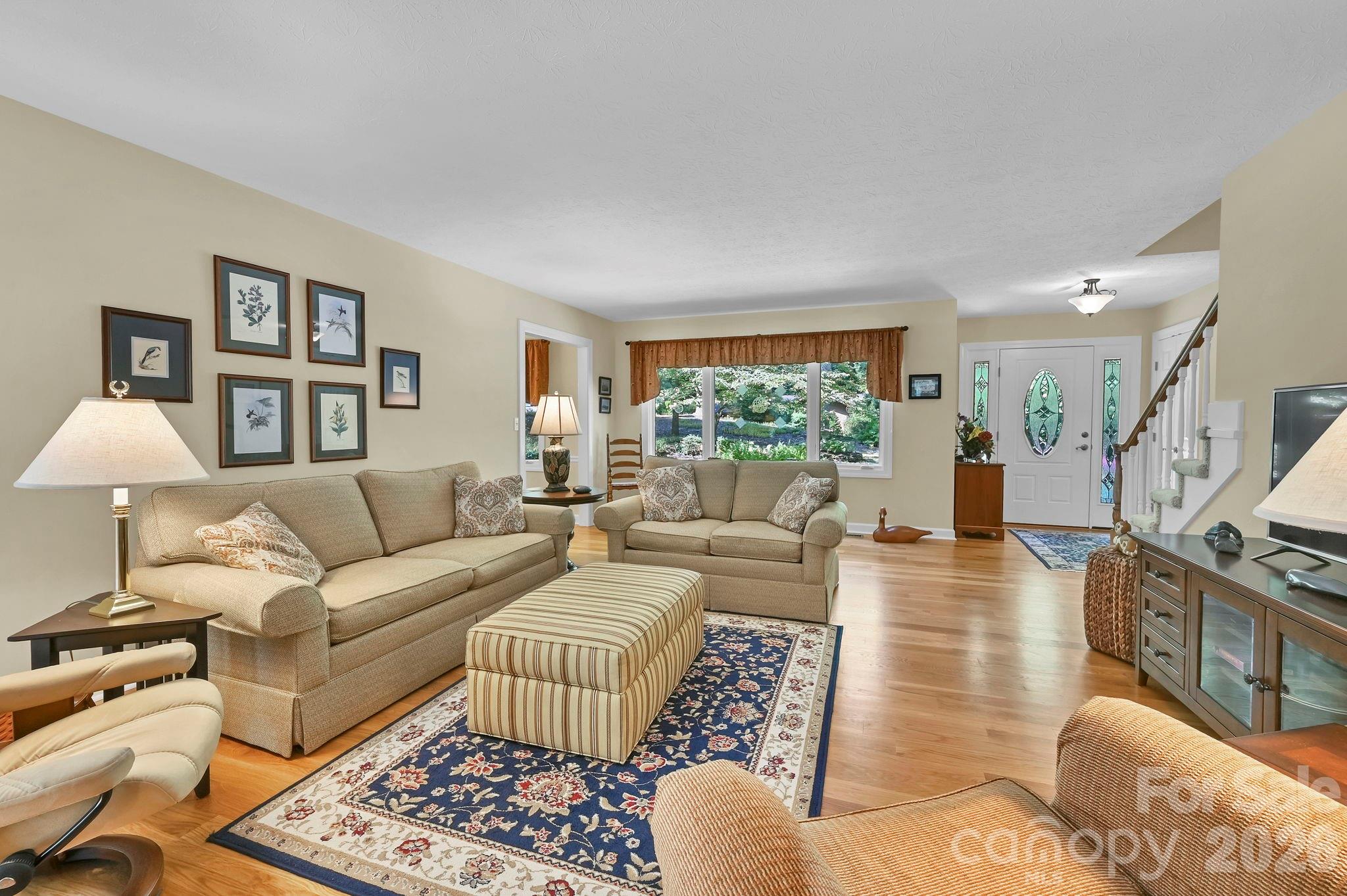 3 Rodney Court — Flat Rock