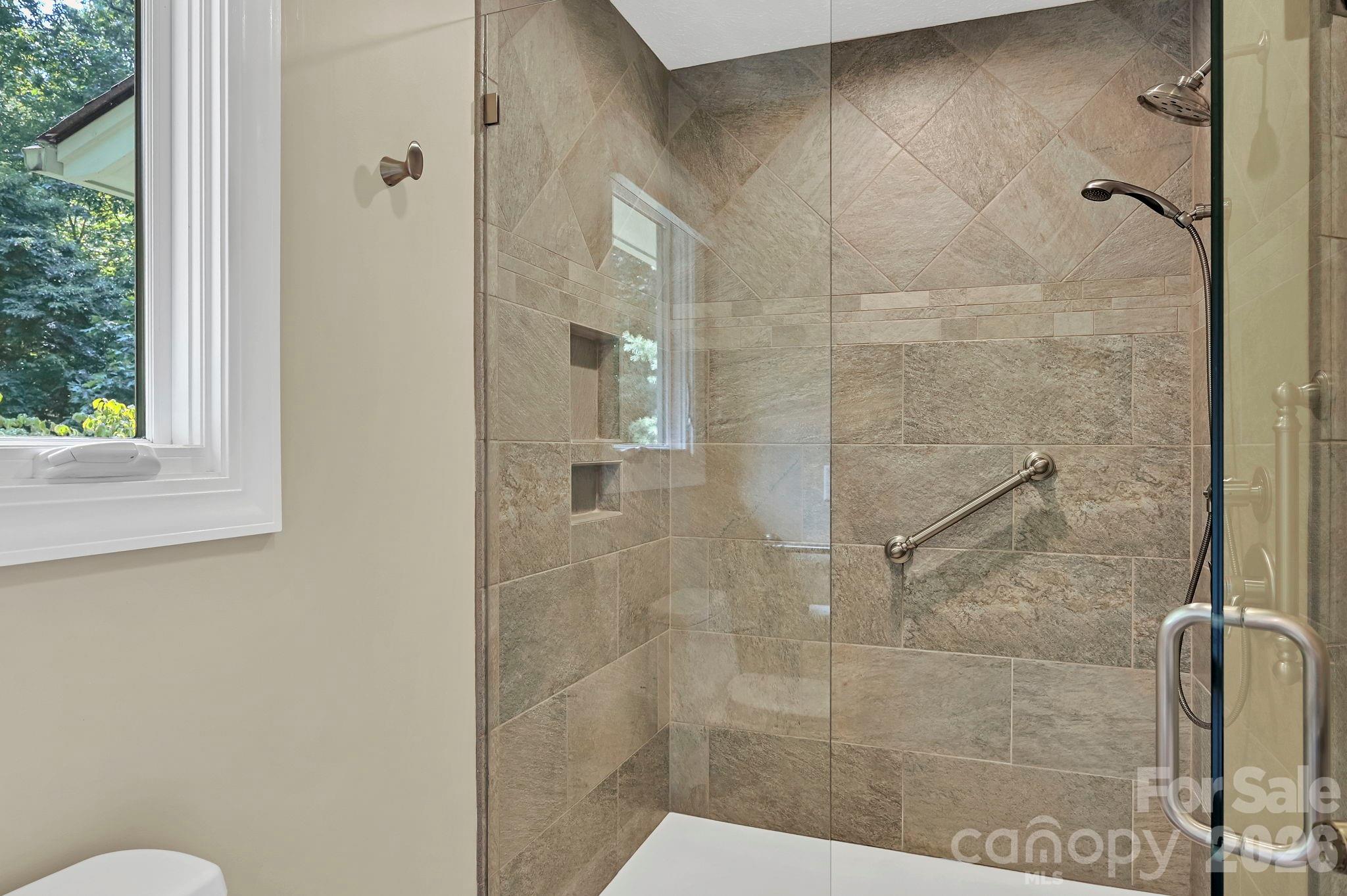 3 Rodney Court — Flat Rock