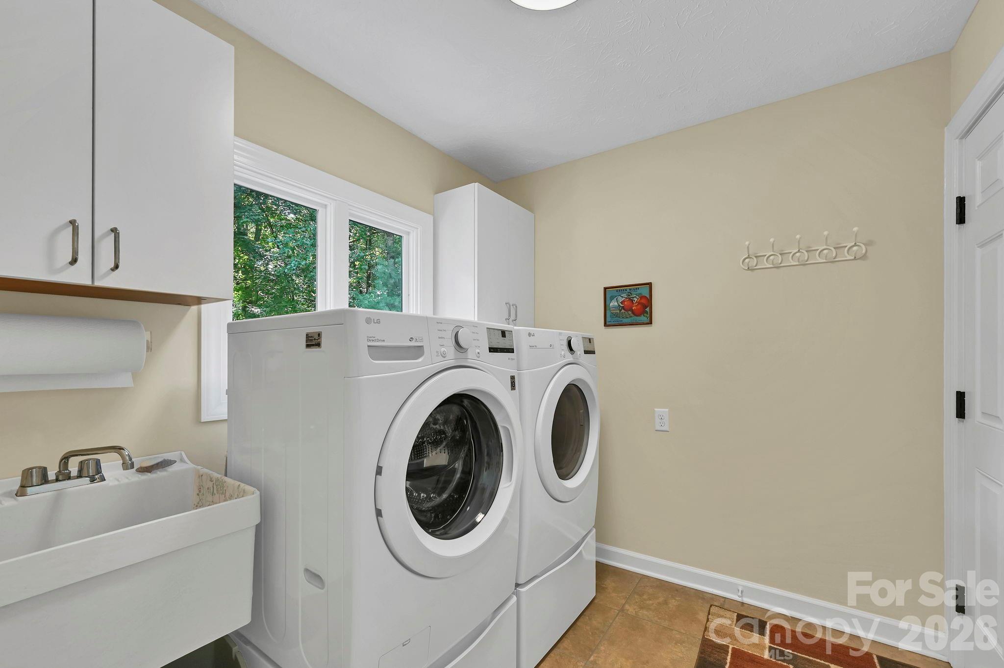 3 Rodney Court — Flat Rock