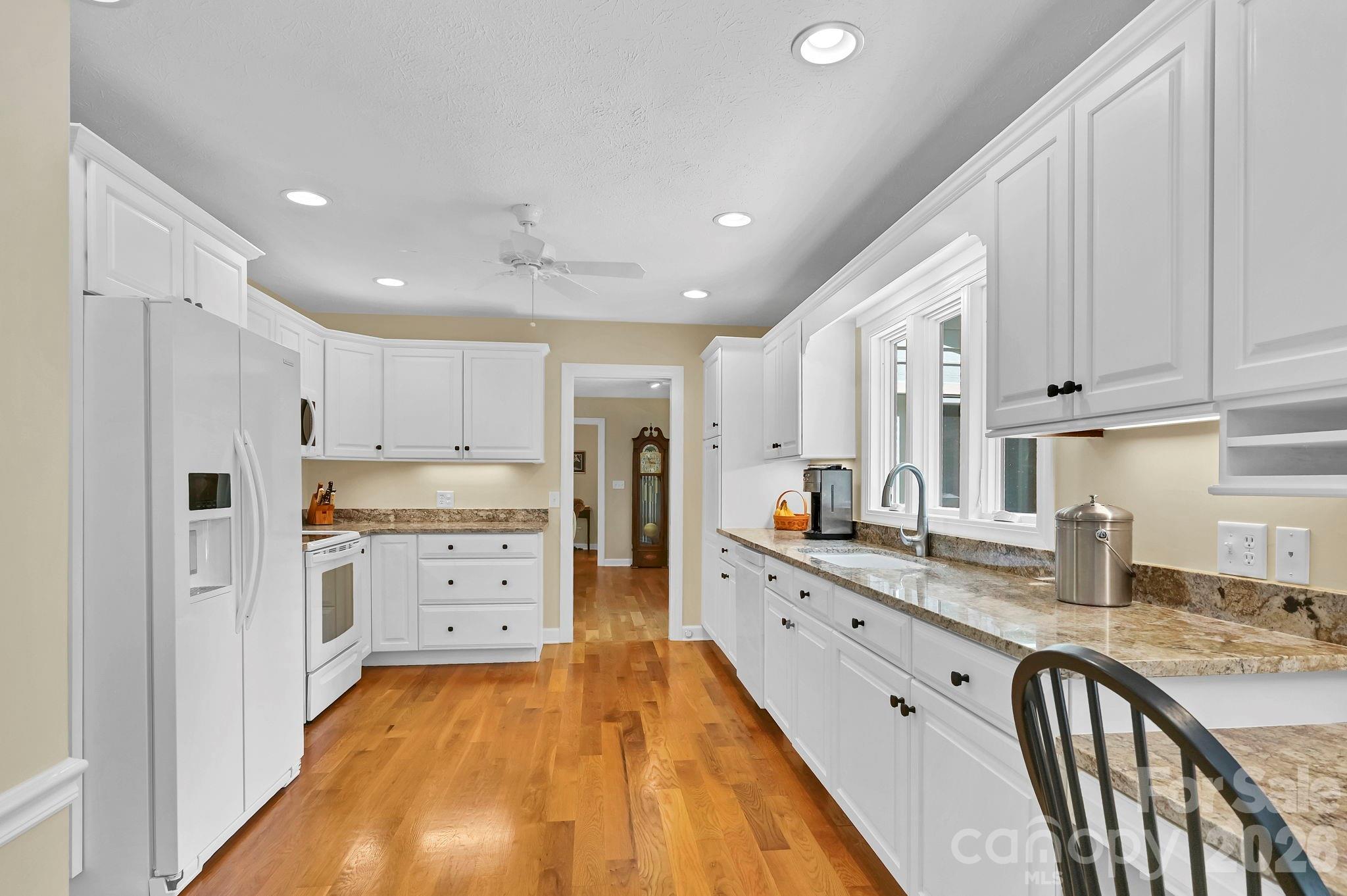3 Rodney Court — Flat Rock