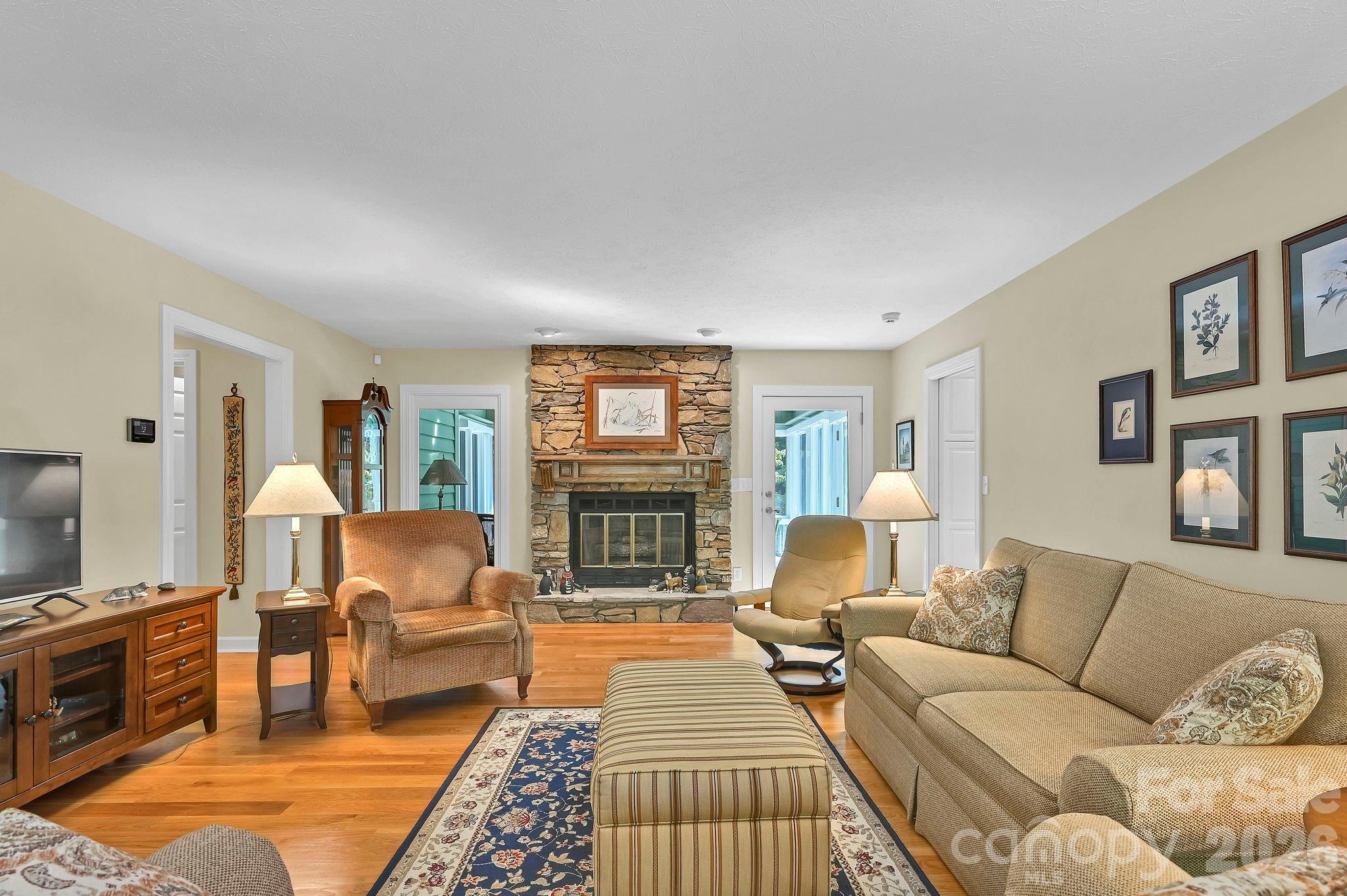 3 Rodney Court — Flat Rock