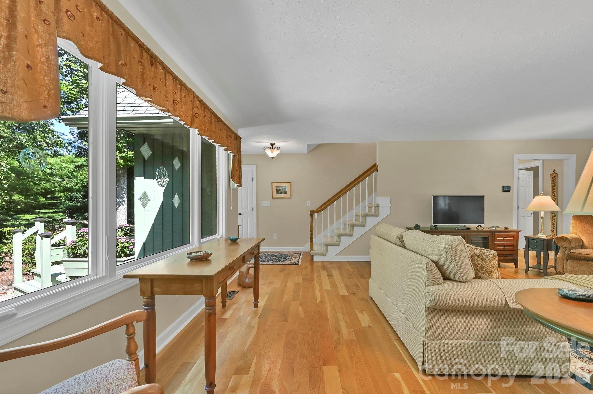 3 Rodney Court — Flat Rock