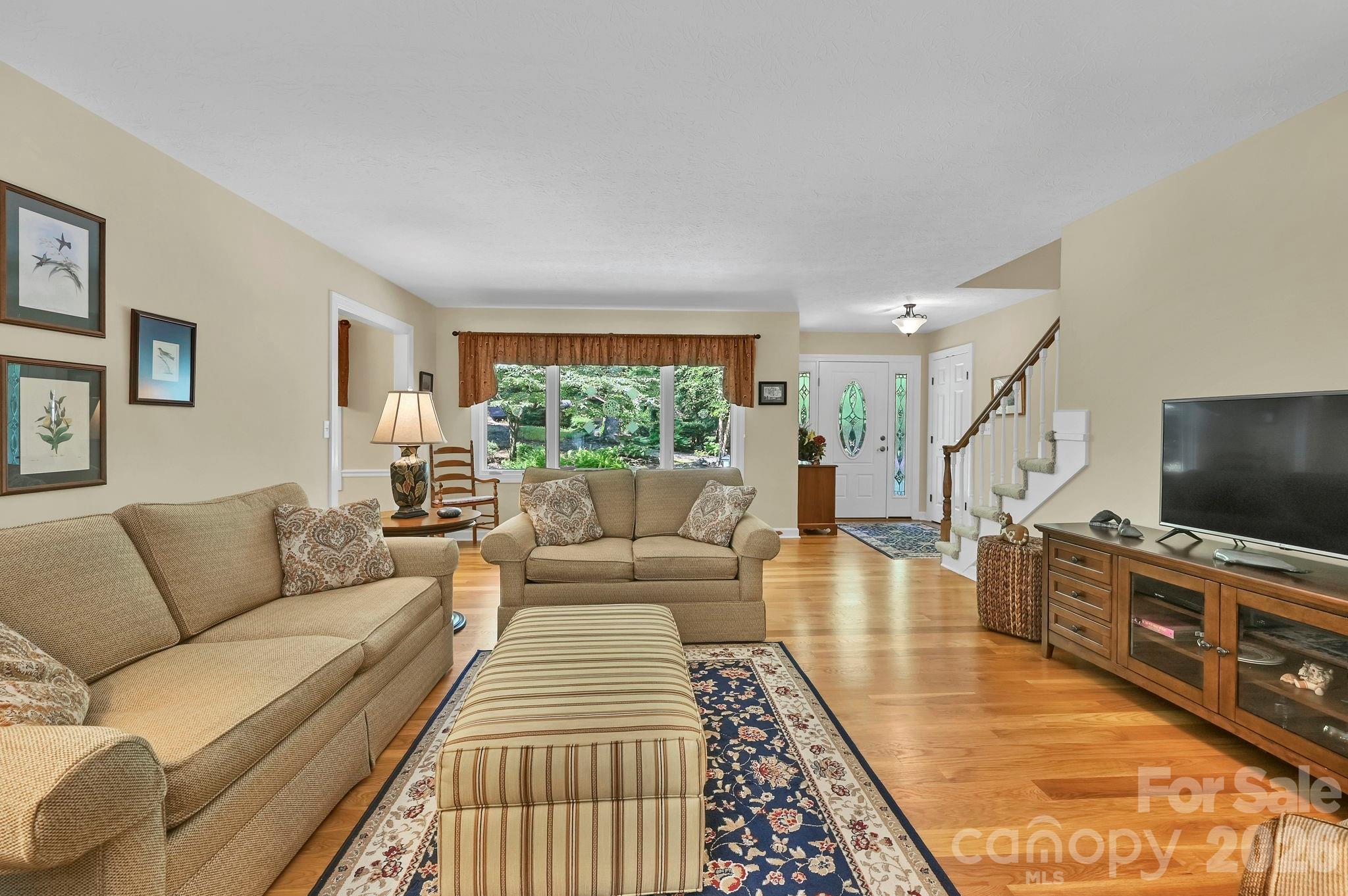 3 Rodney Court — Flat Rock