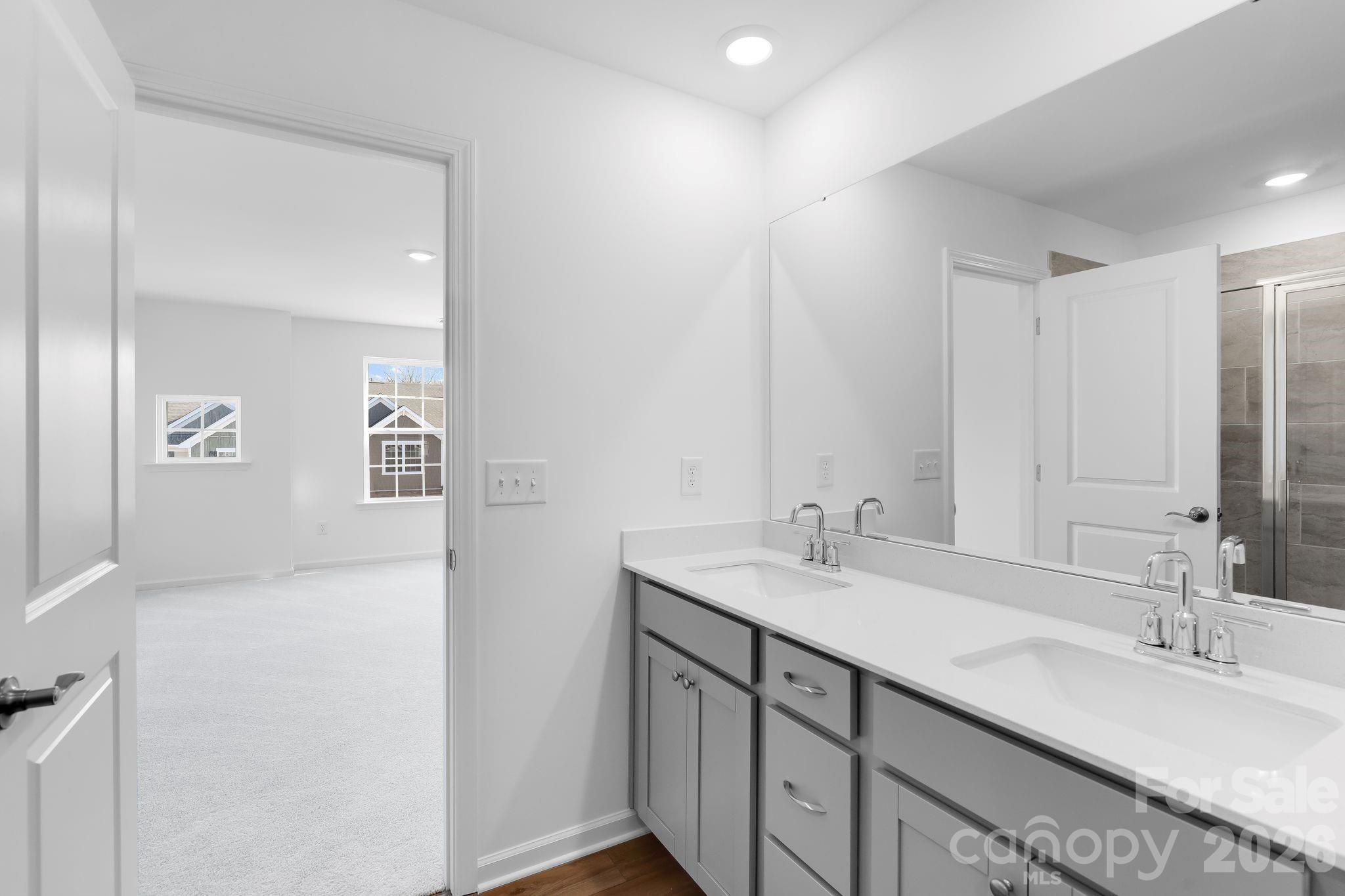 634 Sparano Loop #158 — York