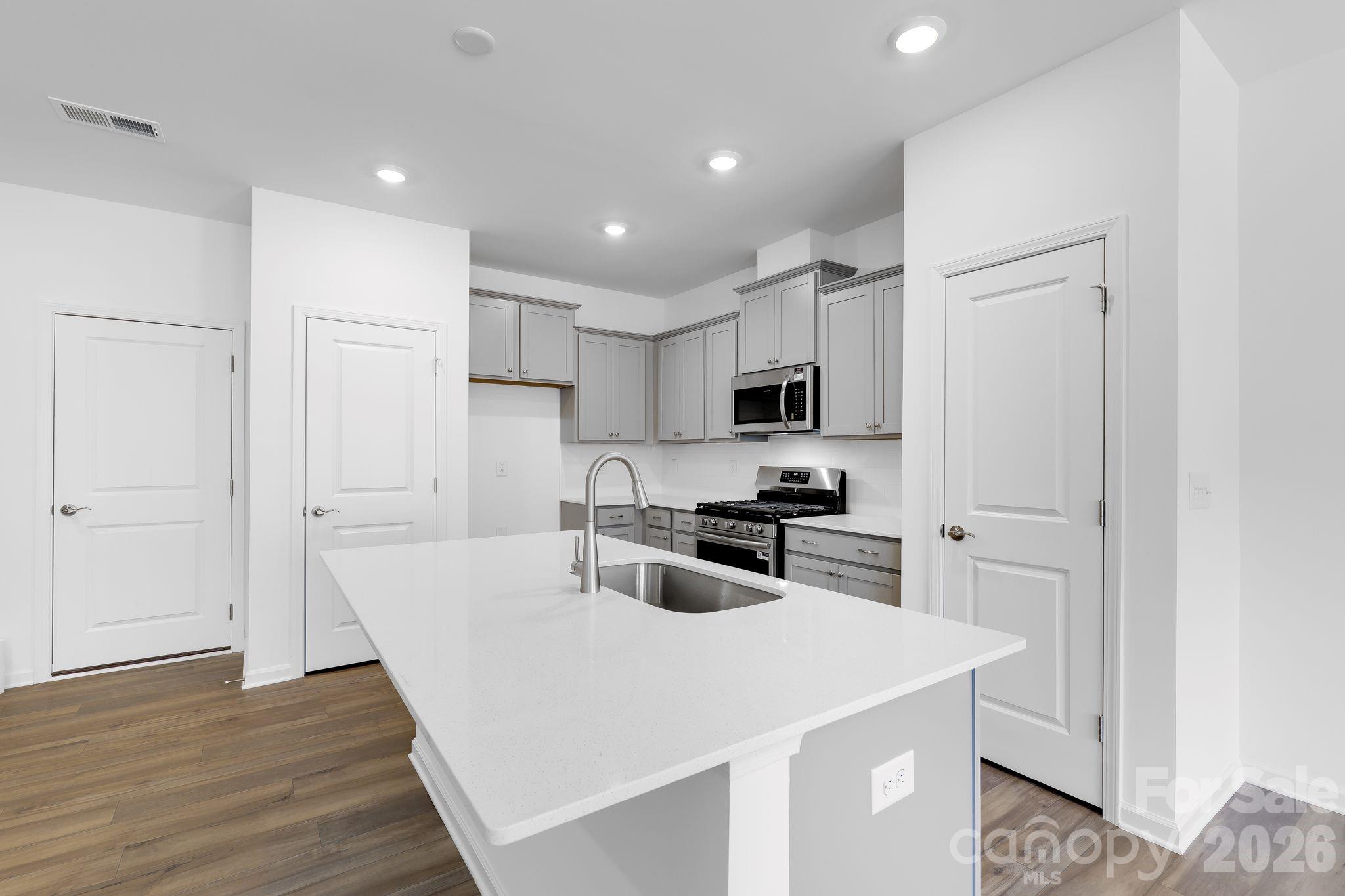 634 Sparano Loop #158 — York