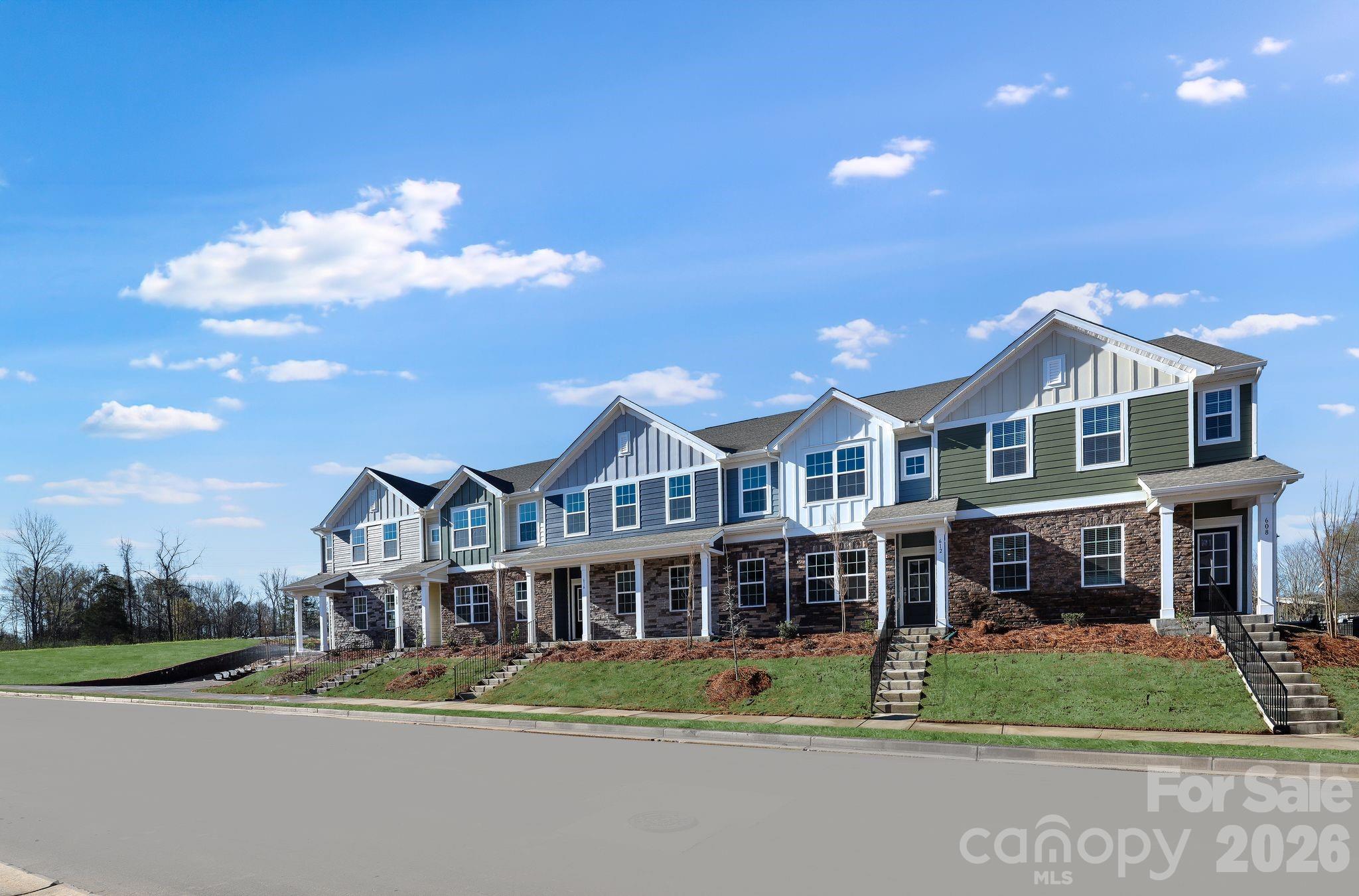638 Sparano Loop #159 — York