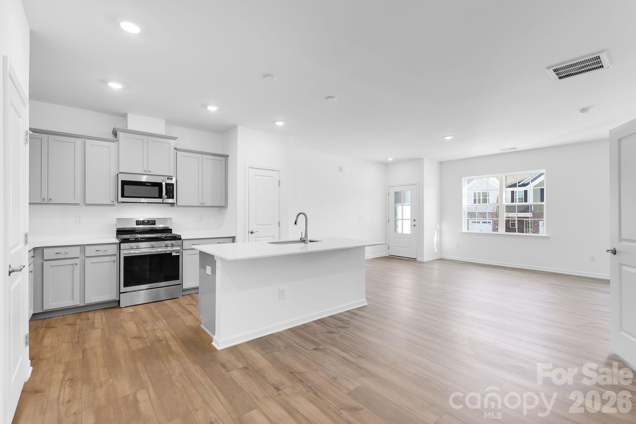 638 Sparano Loop #159 — York