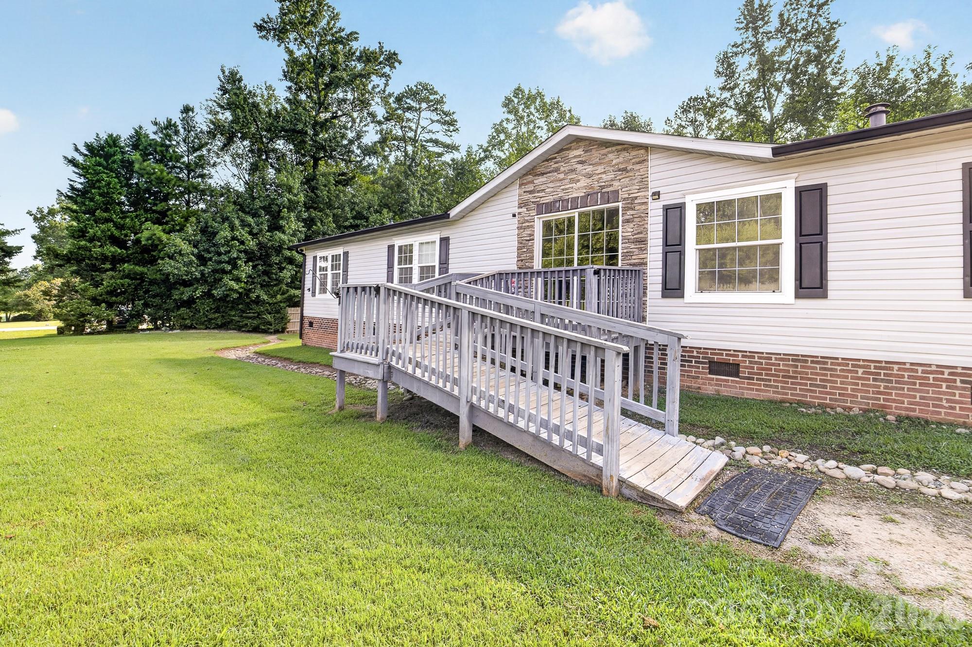 409 Helton Road — Cherryville