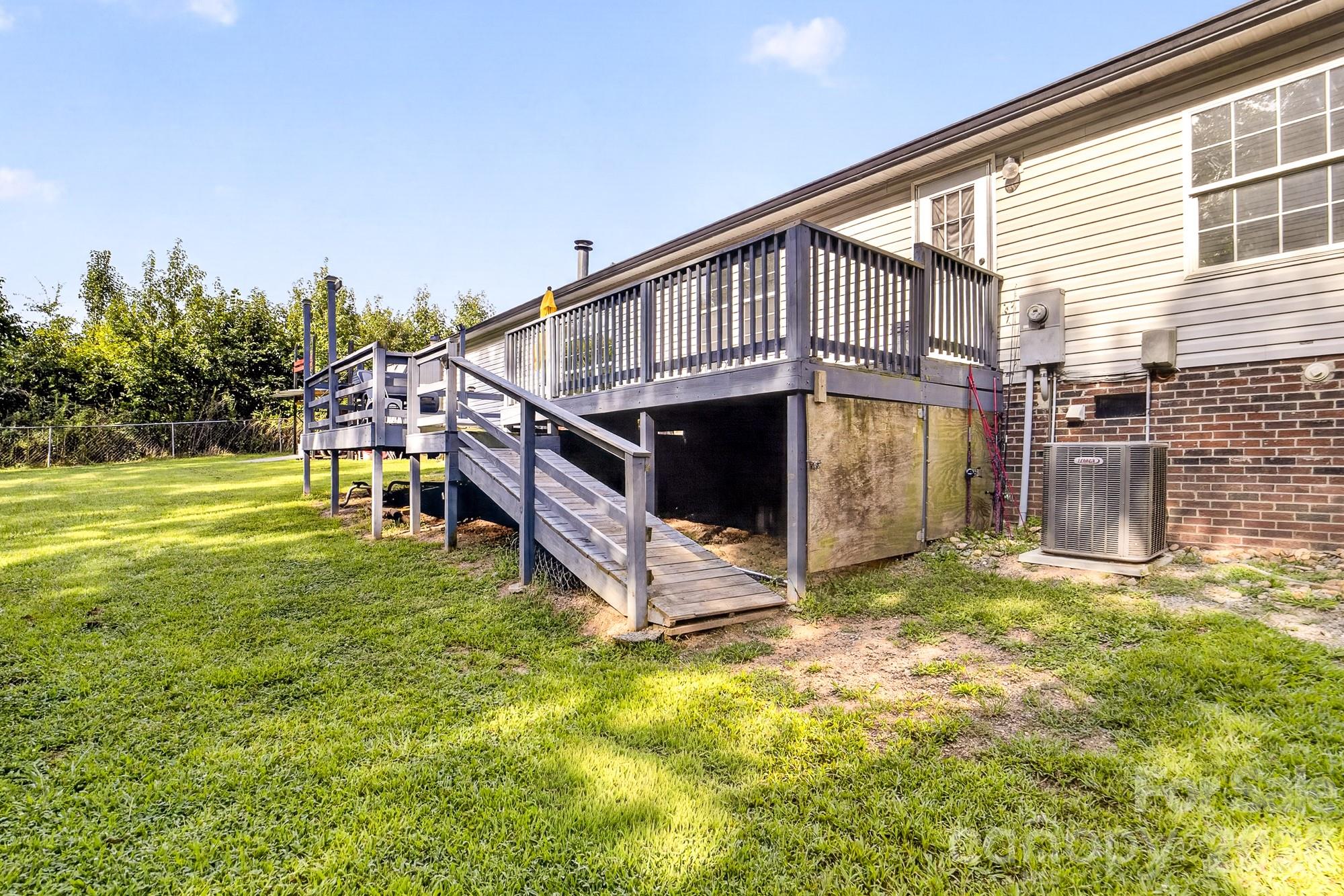 409 Helton Road — Cherryville