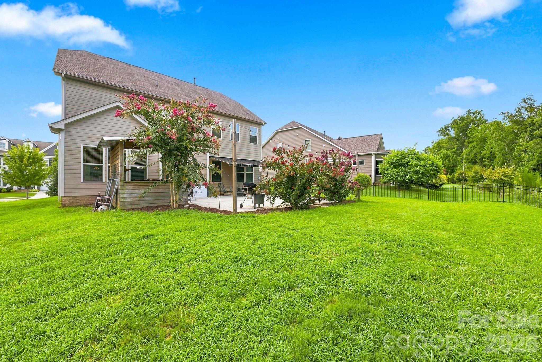 5009 Lydgate Drive — Waxhaw