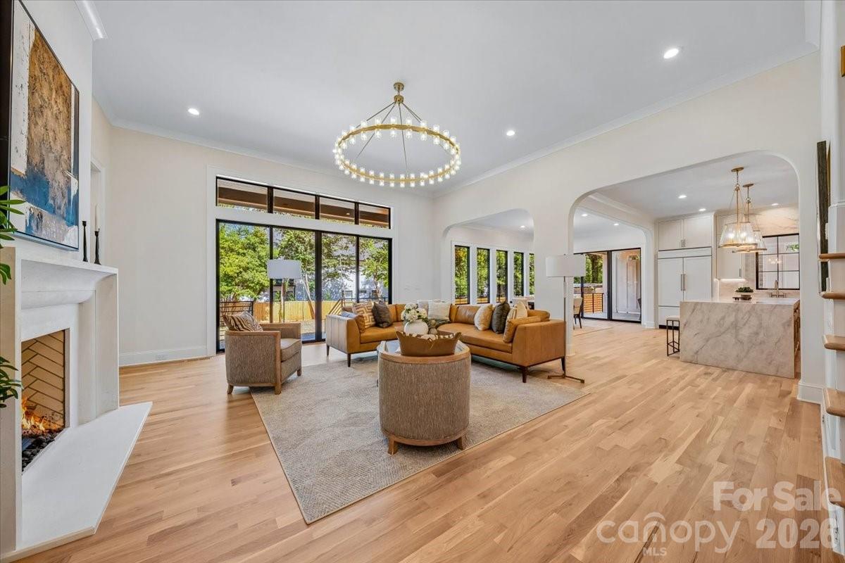 4635 Water Oak Road — Charlotte