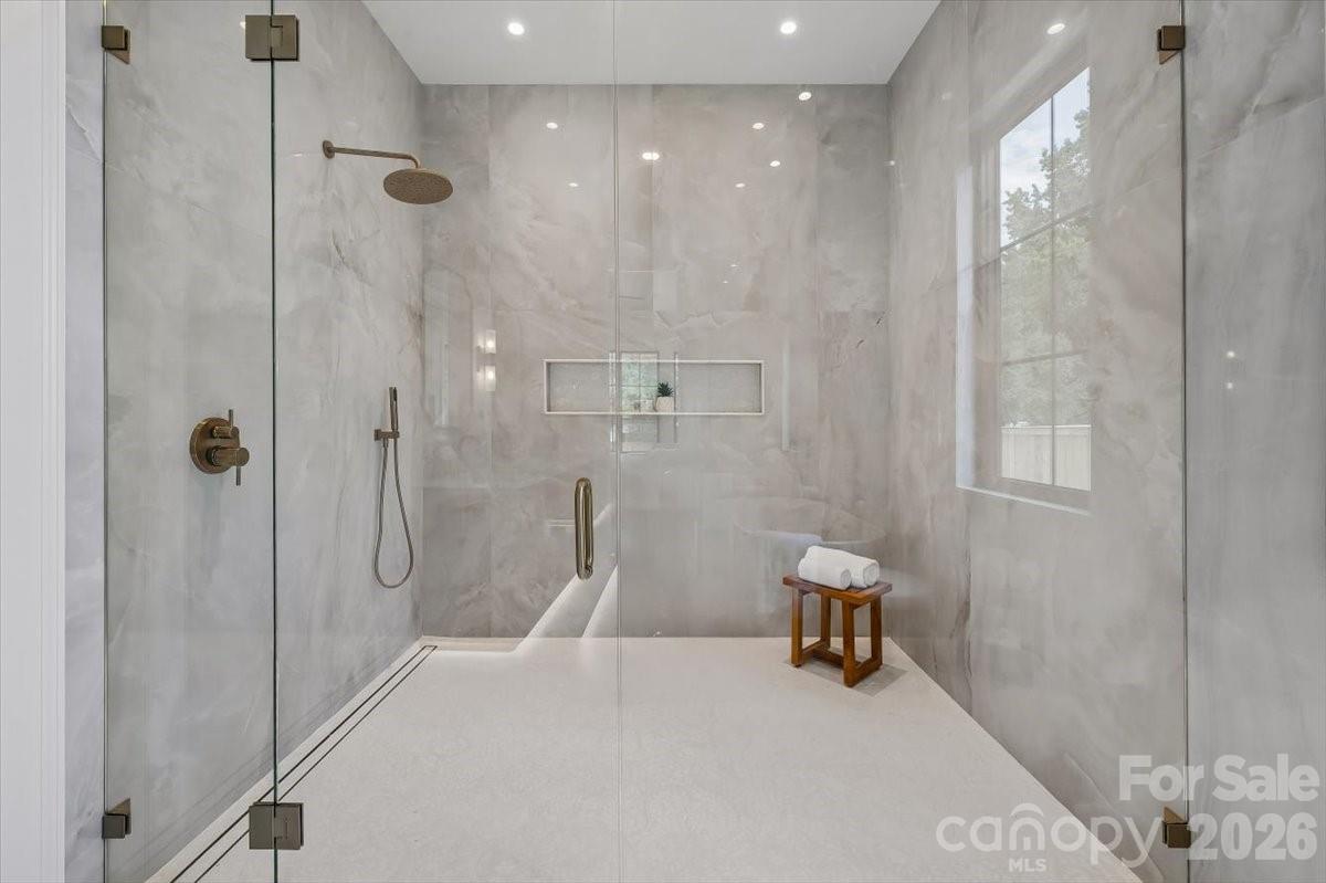 4635 Water Oak Road — Charlotte