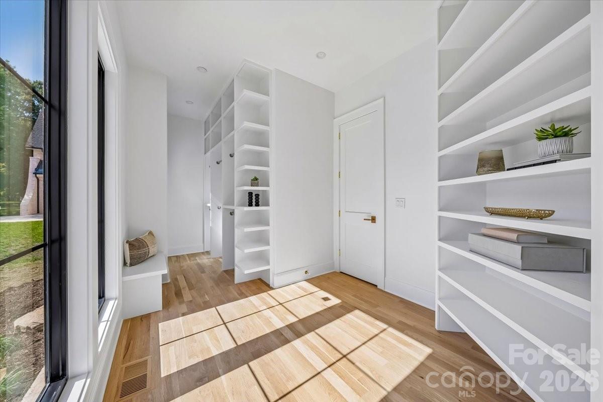 4635 Water Oak Road — Charlotte