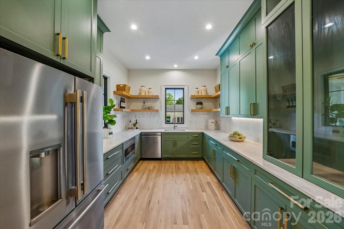 4635 Water Oak Road — Charlotte