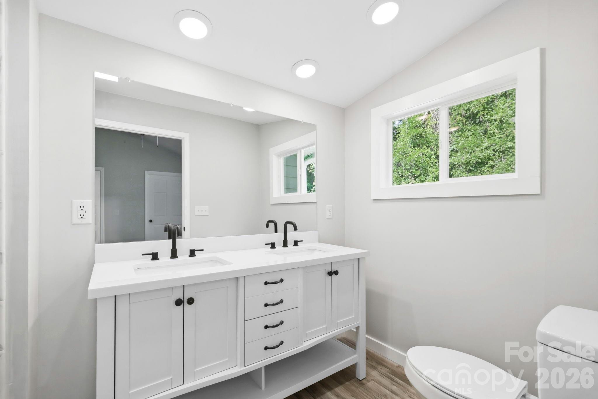 240 E Court Street — Rutherfordton