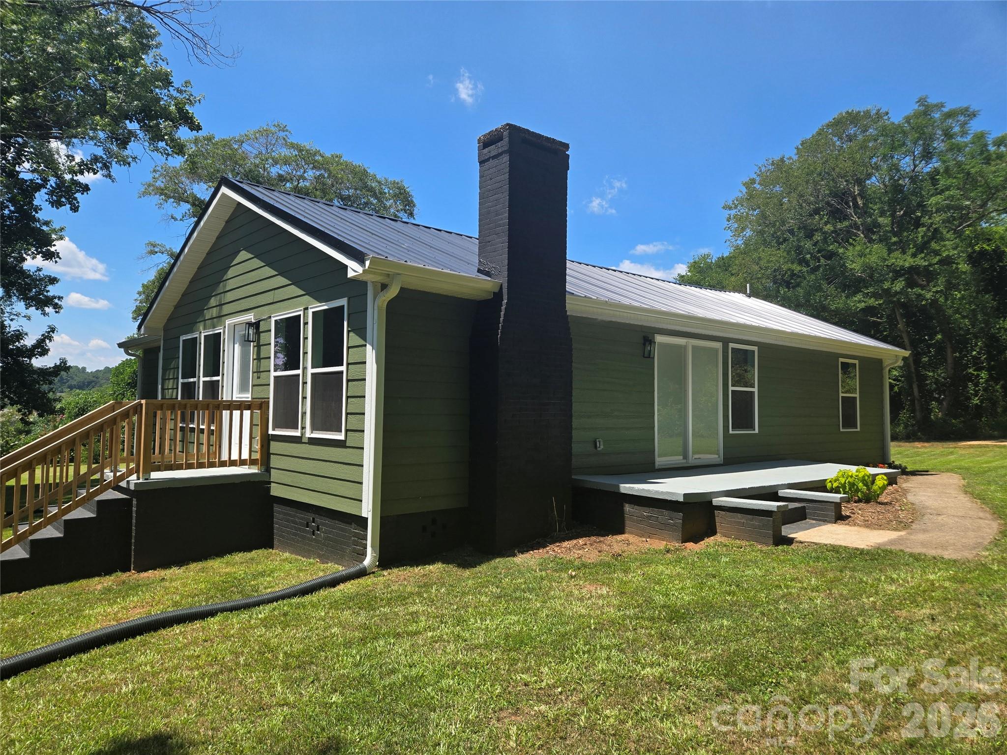 240 E Court Street — Rutherfordton