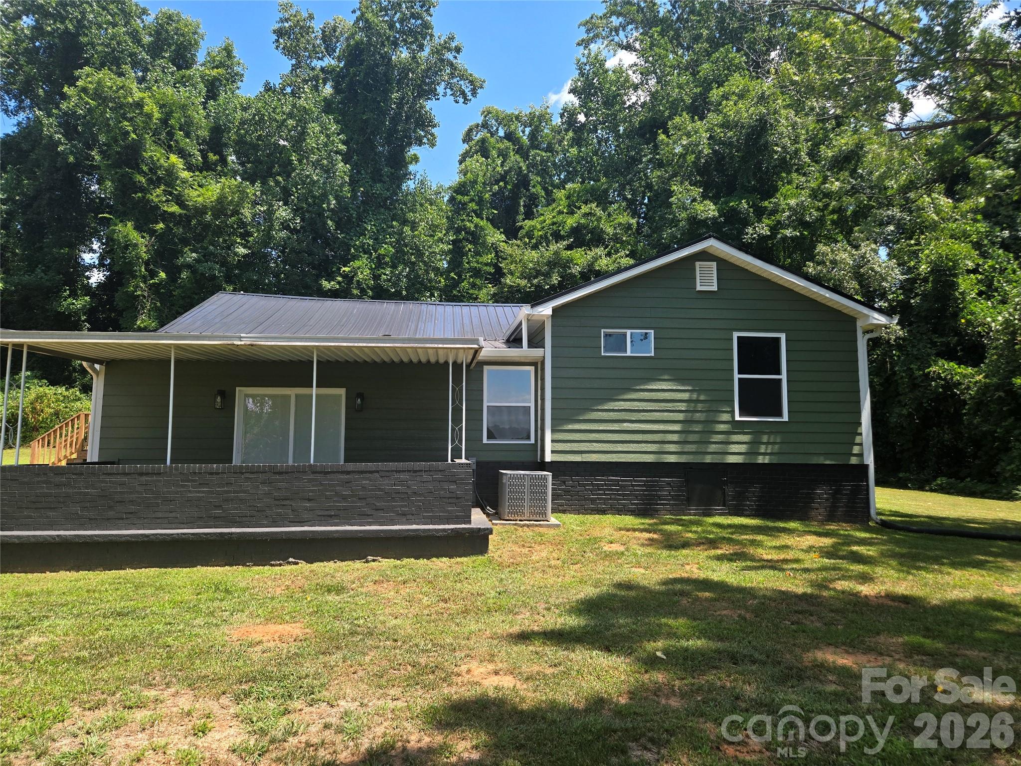 240 E Court Street — Rutherfordton
